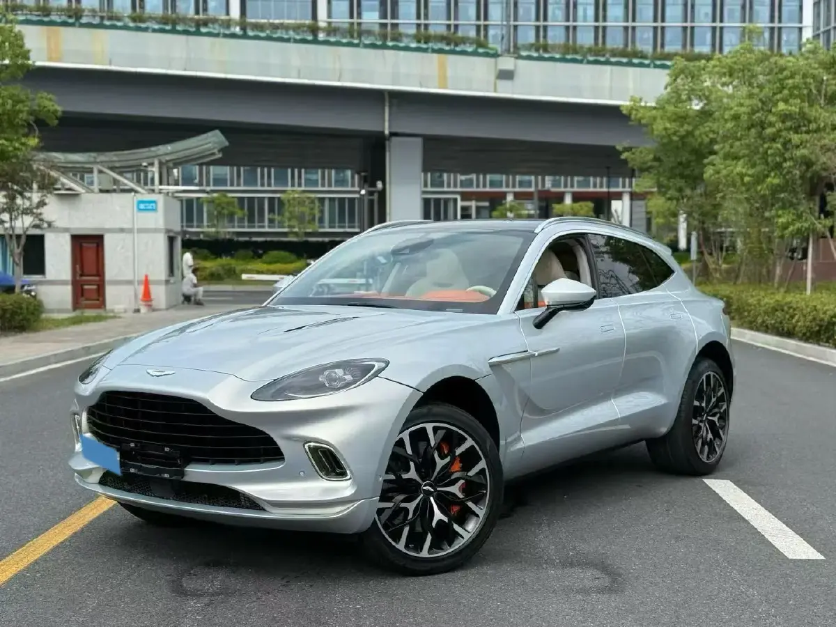 2021 Aston Martin DBX 4.0T 550HP V8 9AT