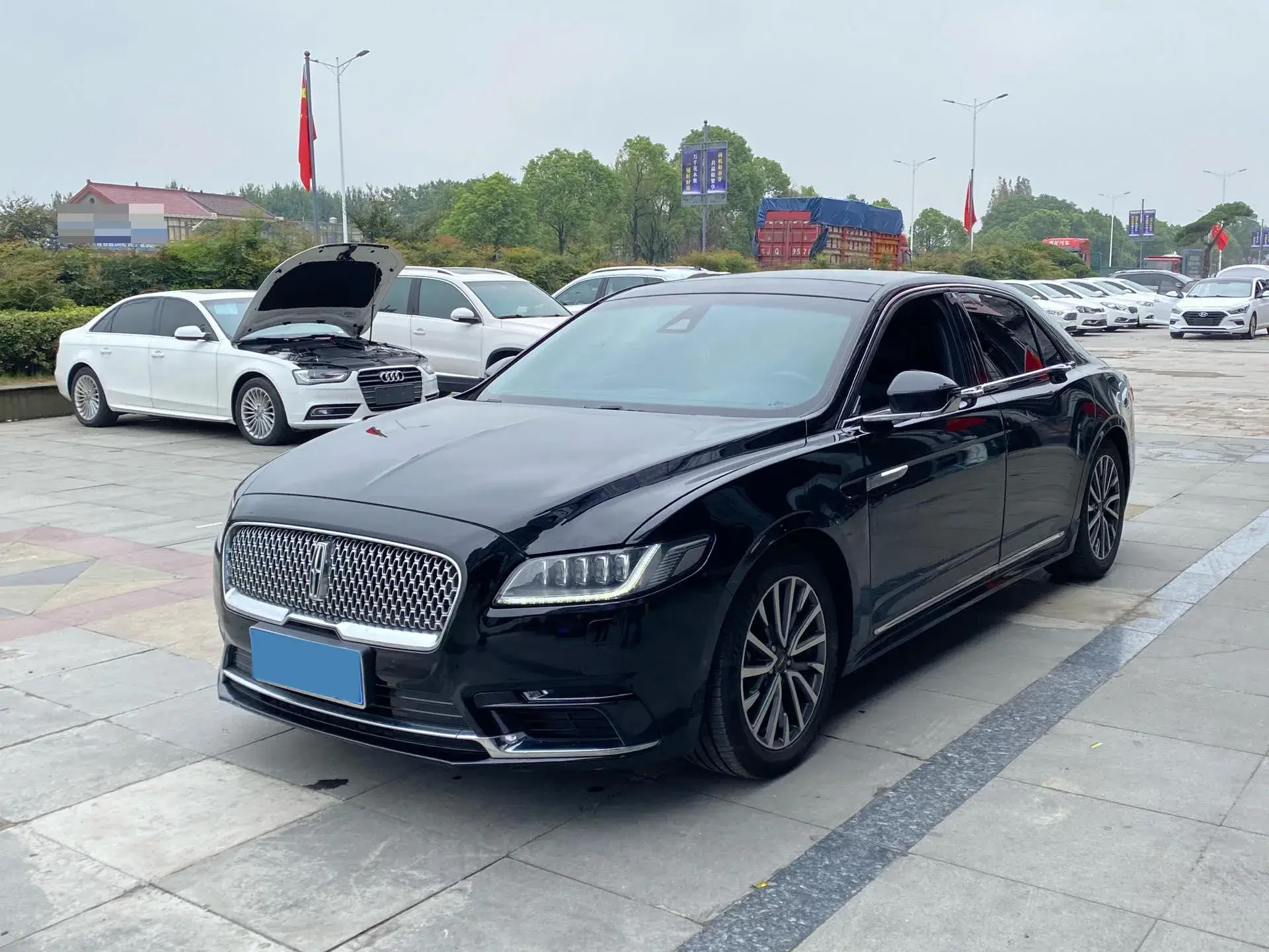 2018 LINCOLN CONTINENTAL view 1