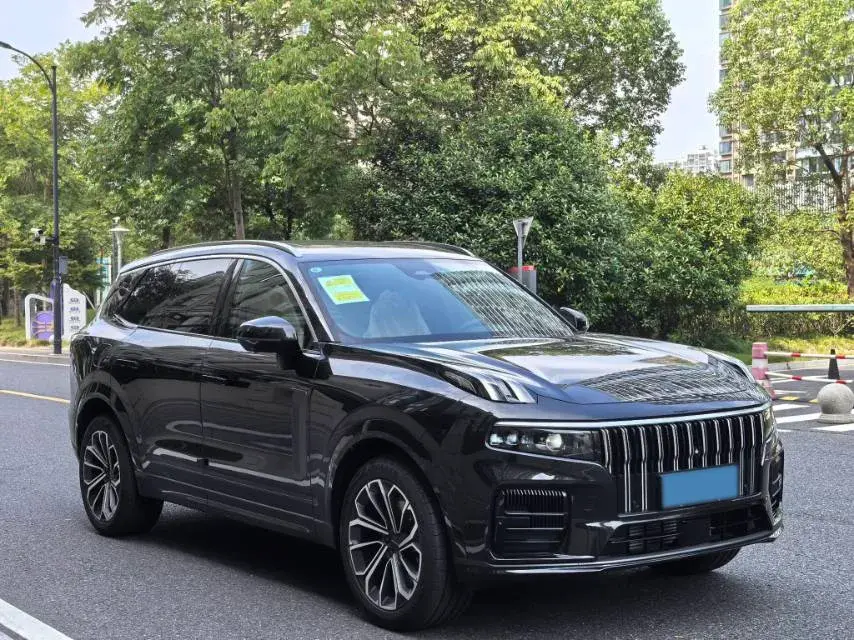 2024 LYNK&CO 09 thumbnail 3