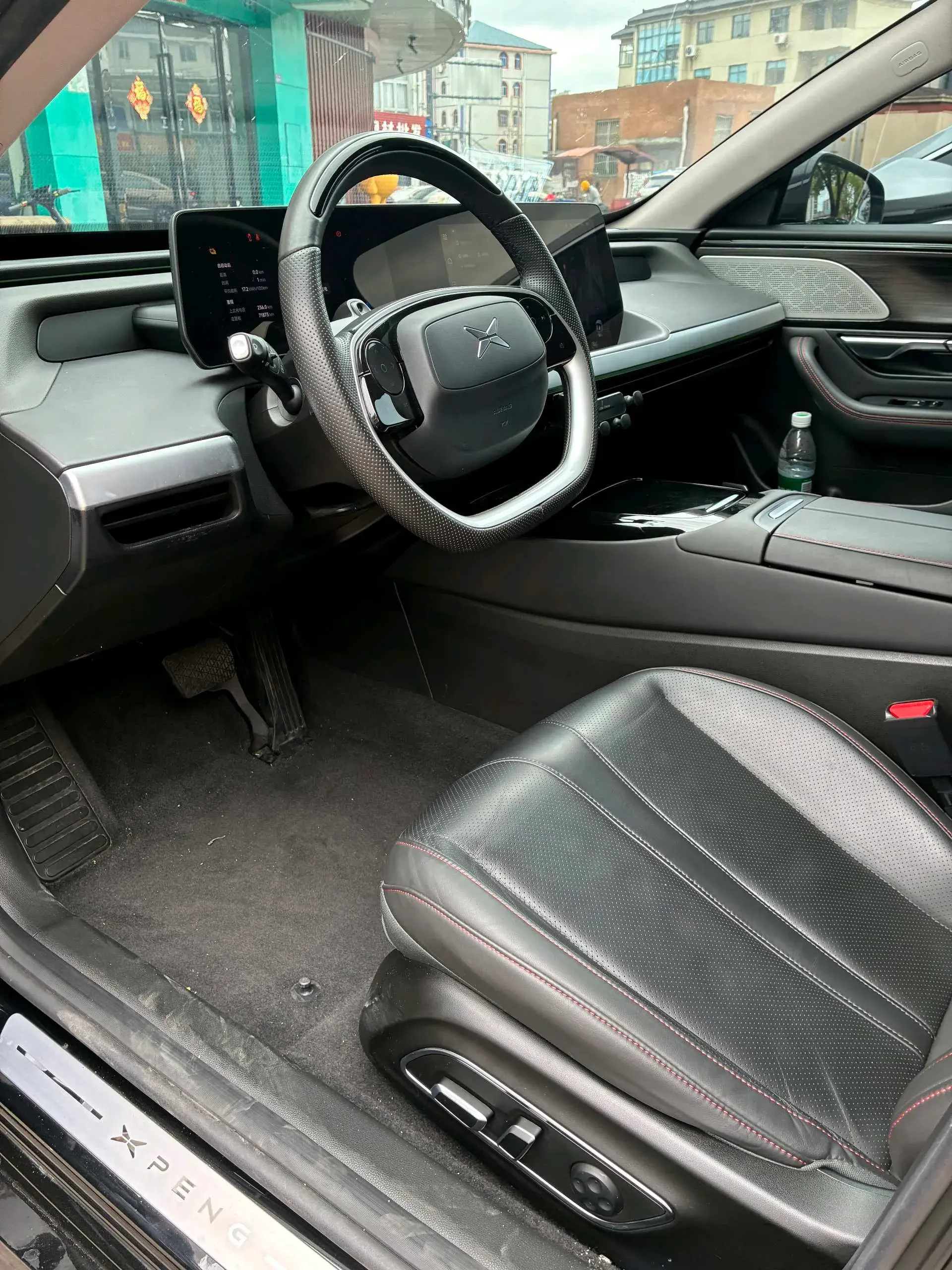 2022 XPENG P7 thumbnail 3