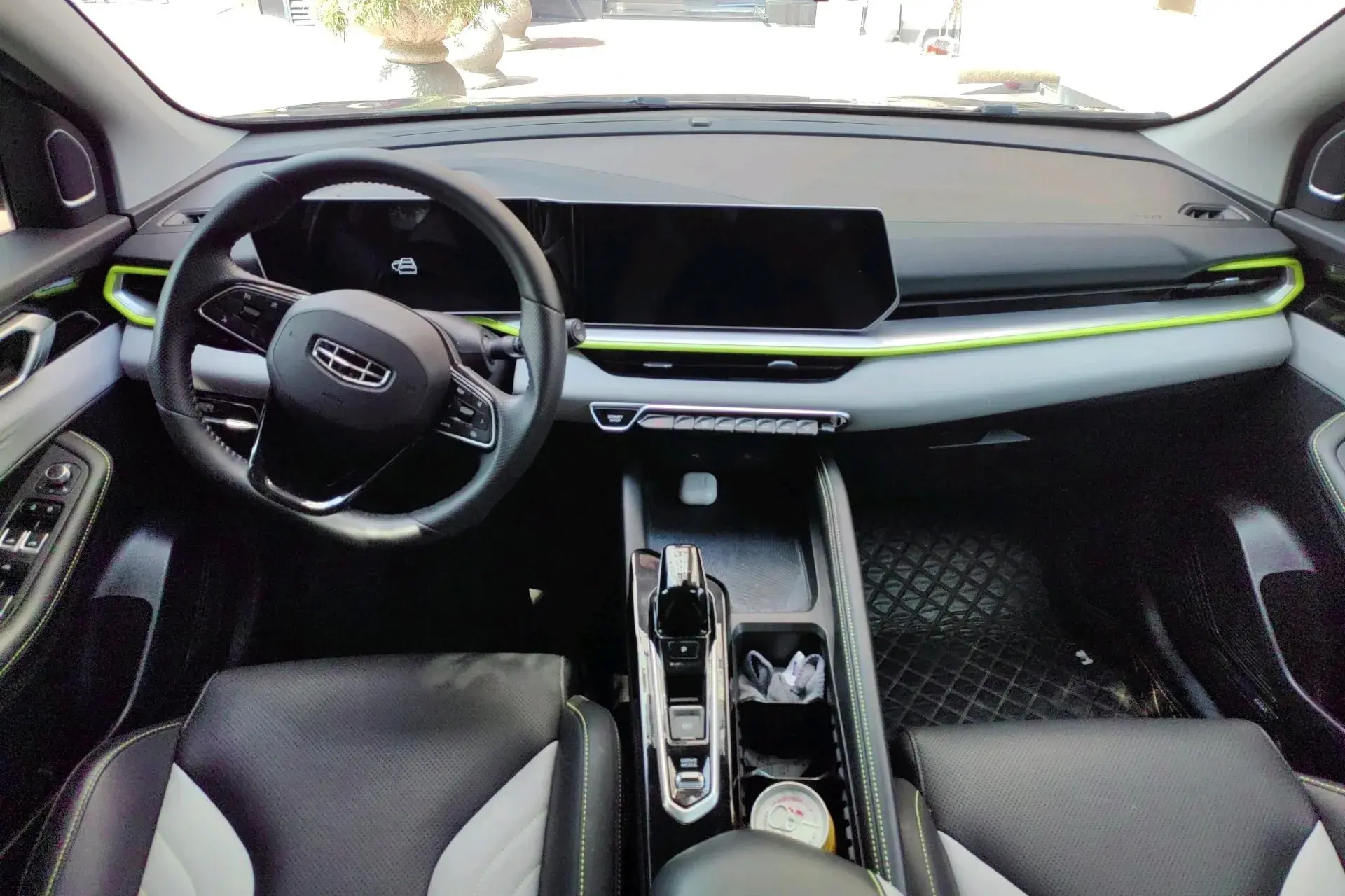 2022 GEELY COOLRAY thumbnail 3