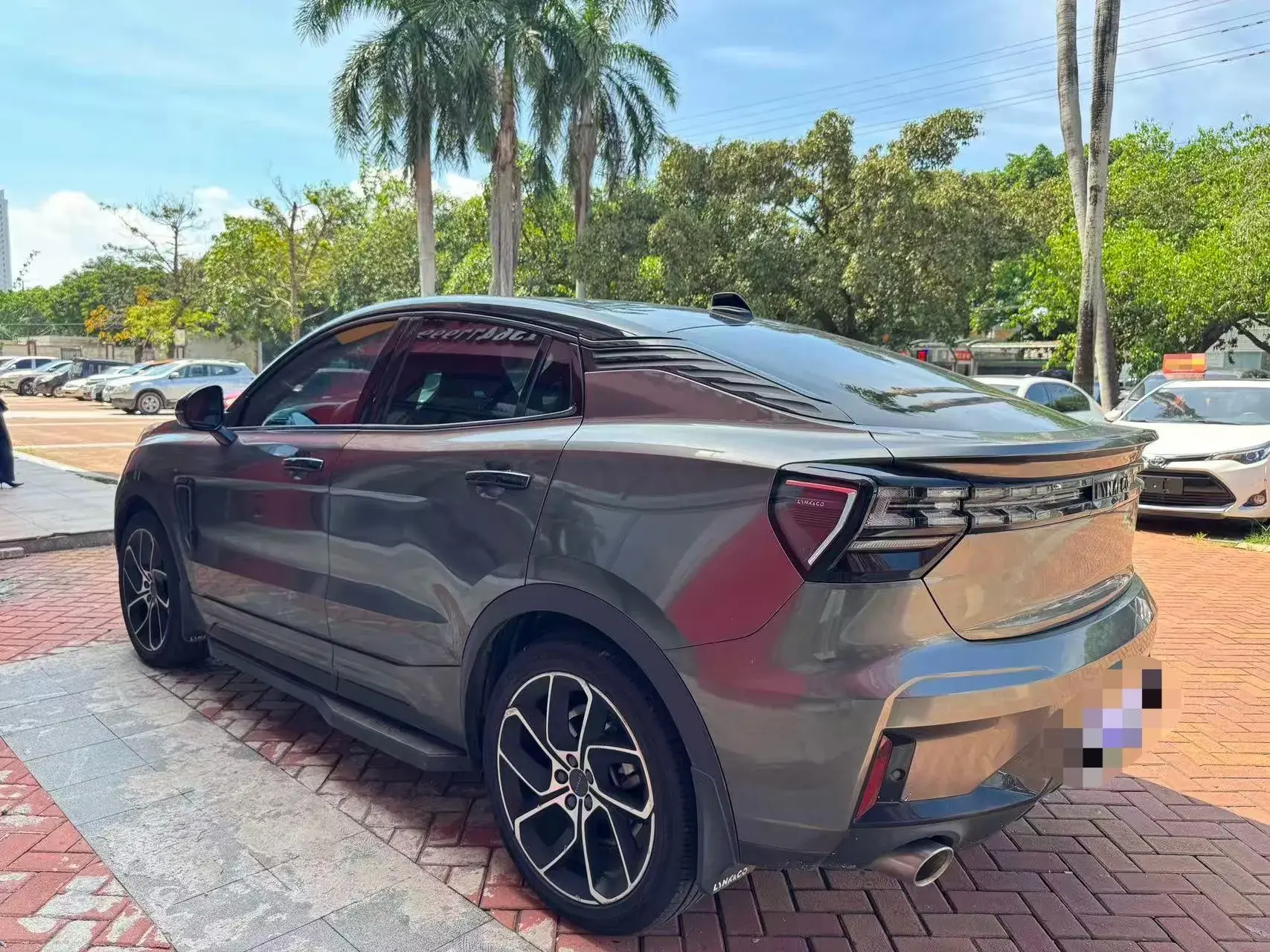 2020 LYNK&CO 05 thumbnail 4