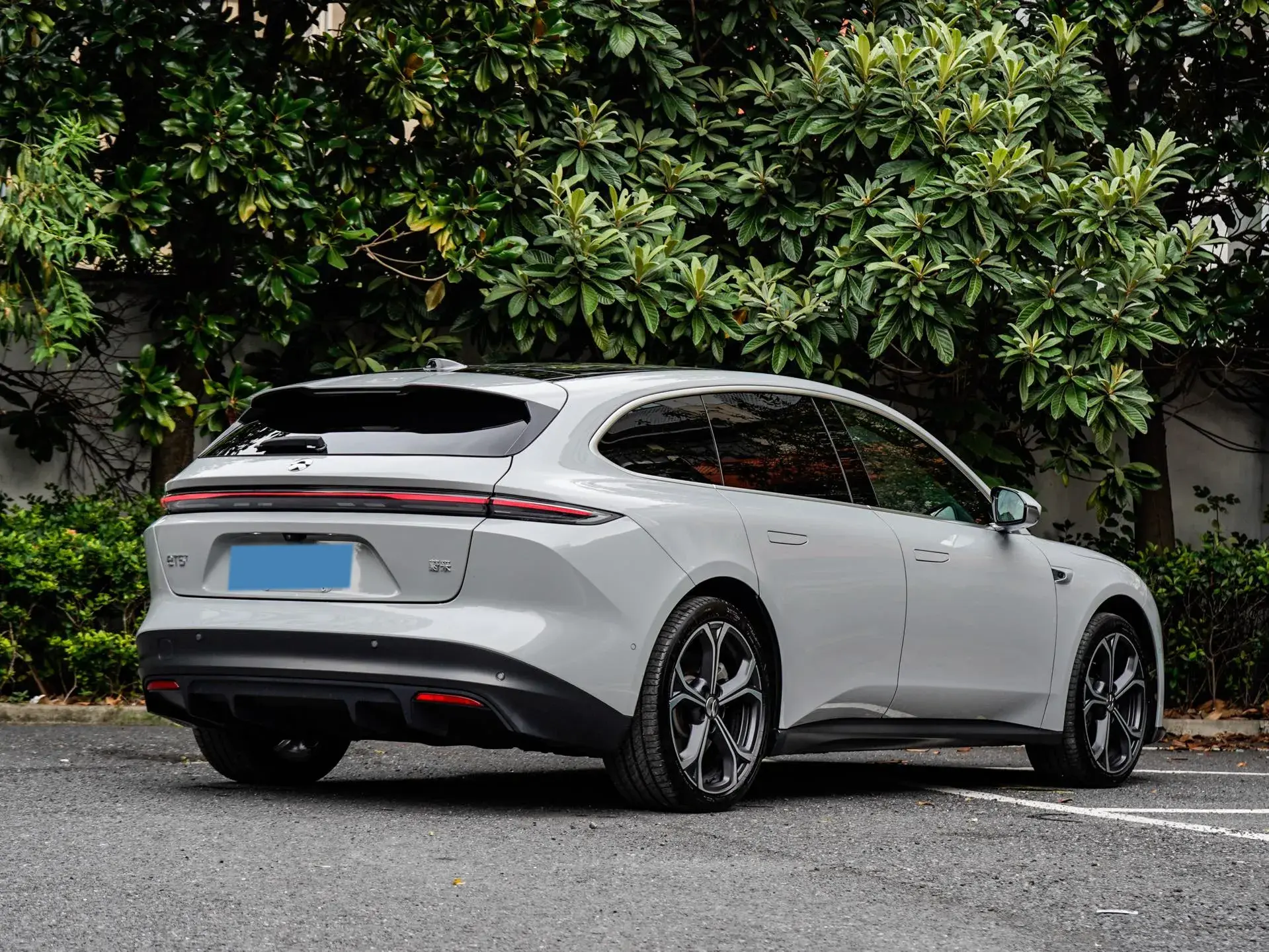 2024 NIO ET5T thumbnail 4