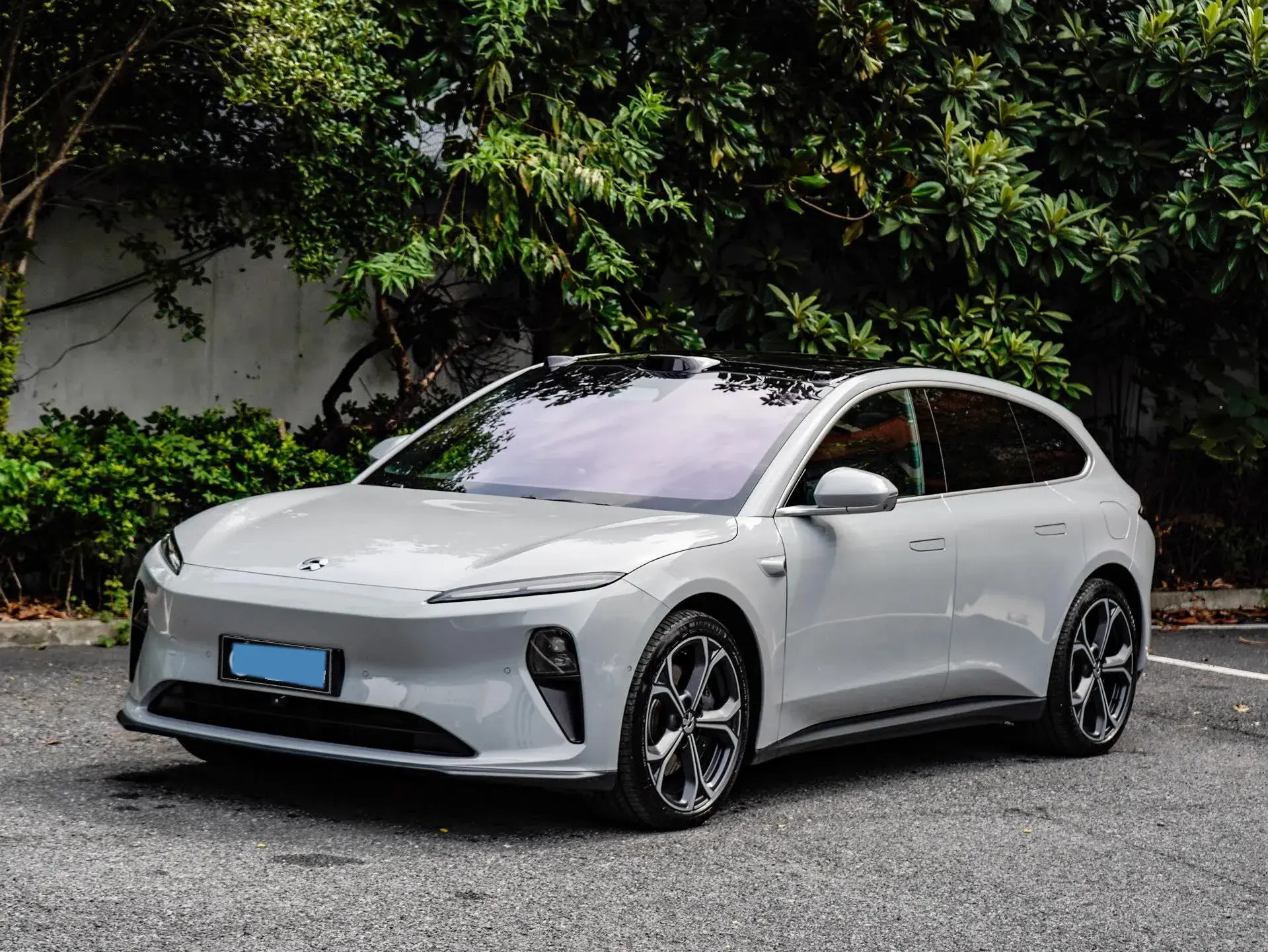 2024 NIO ET5T view 1