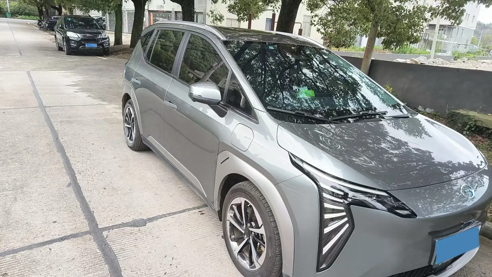 2023 AION Y thumbnail 2