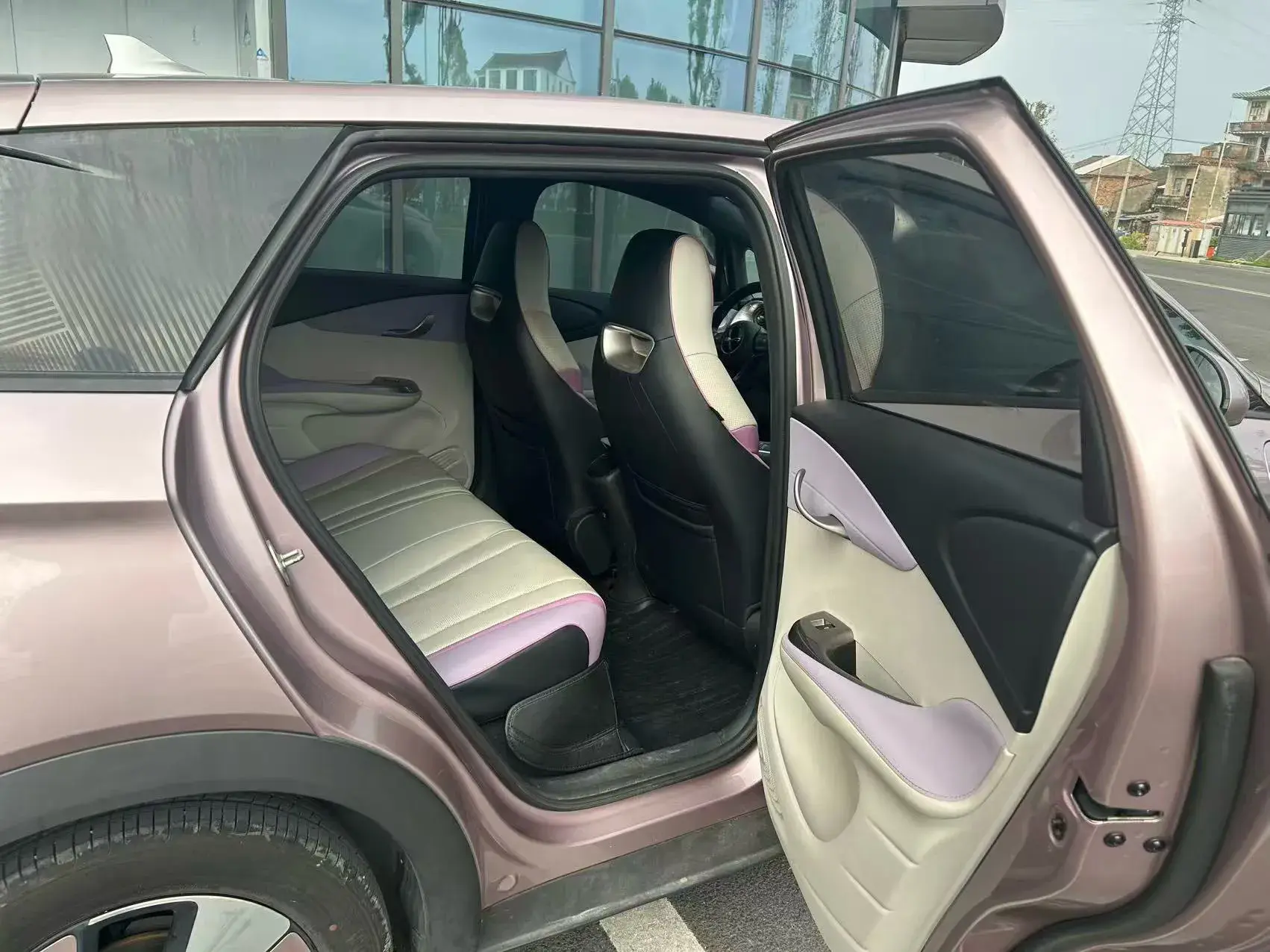 2023 BYD DOLPHIN thumbnail 4