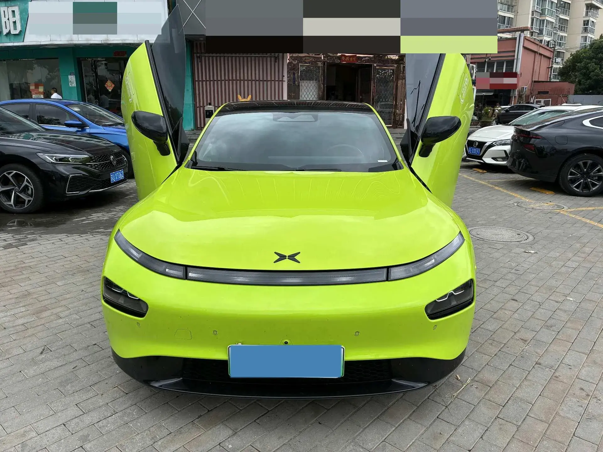 2021 XPENG P7 thumbnail 4