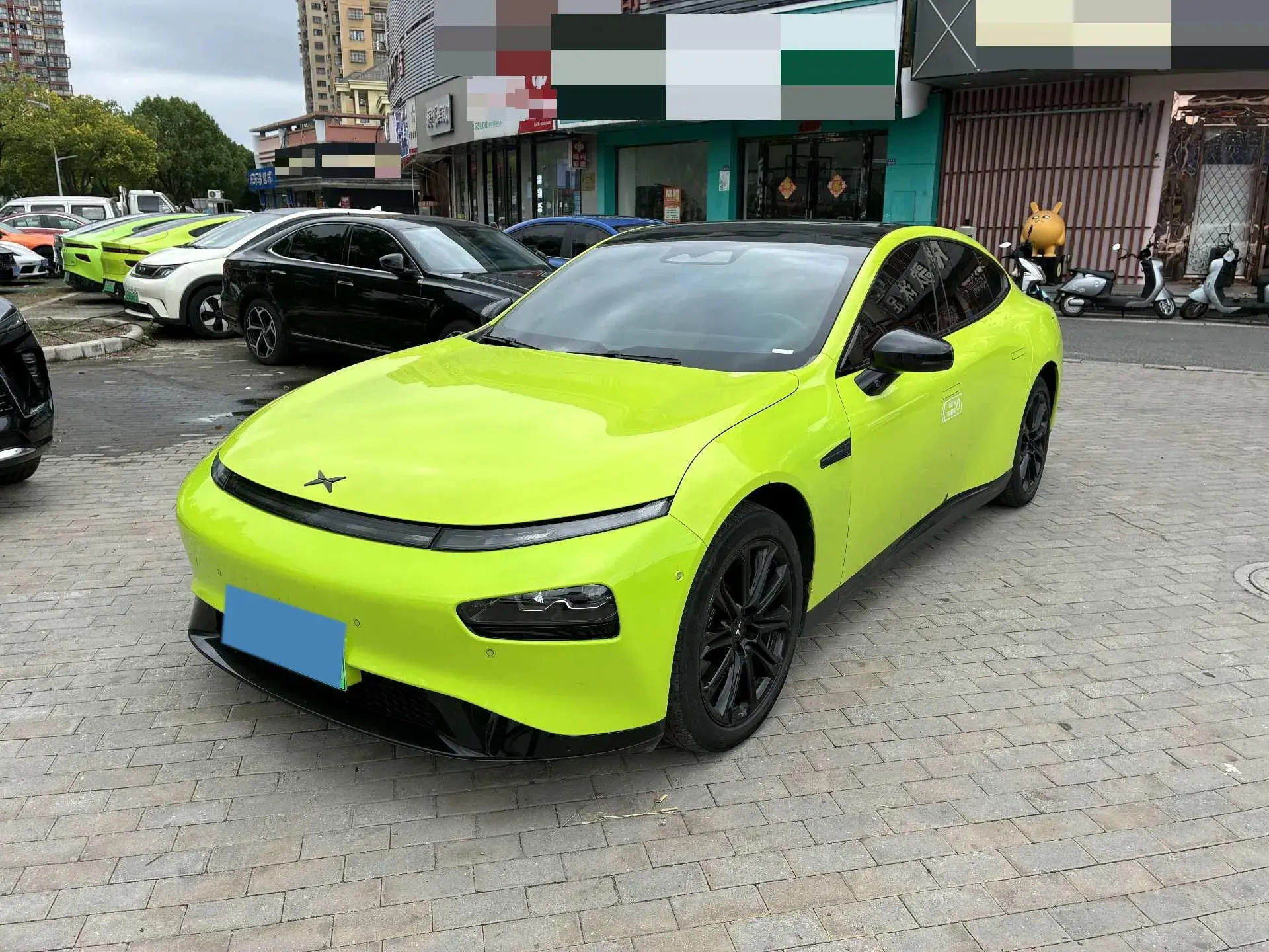 2021 XPENG P7 view 1