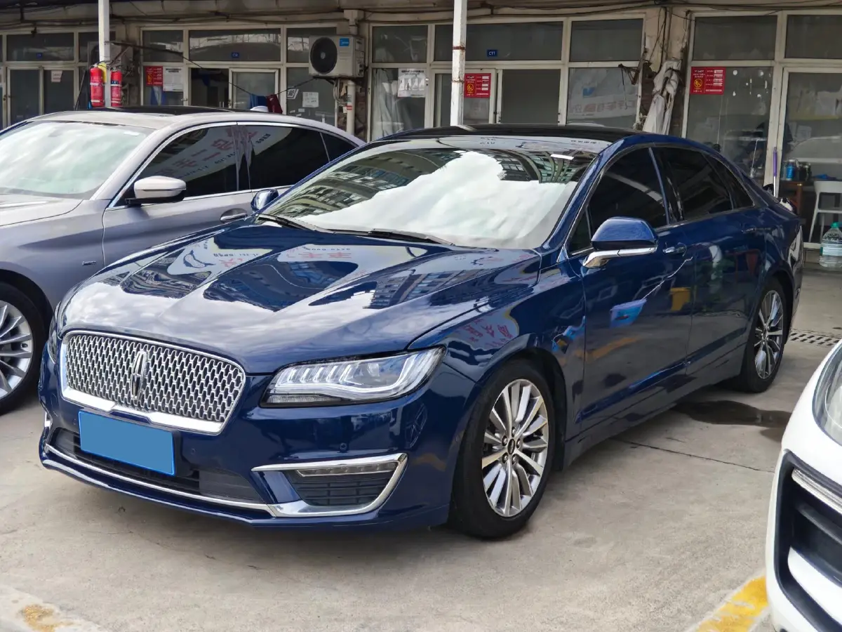 2019 Lincoln MKZ 2.0T 196HP L4 6AT