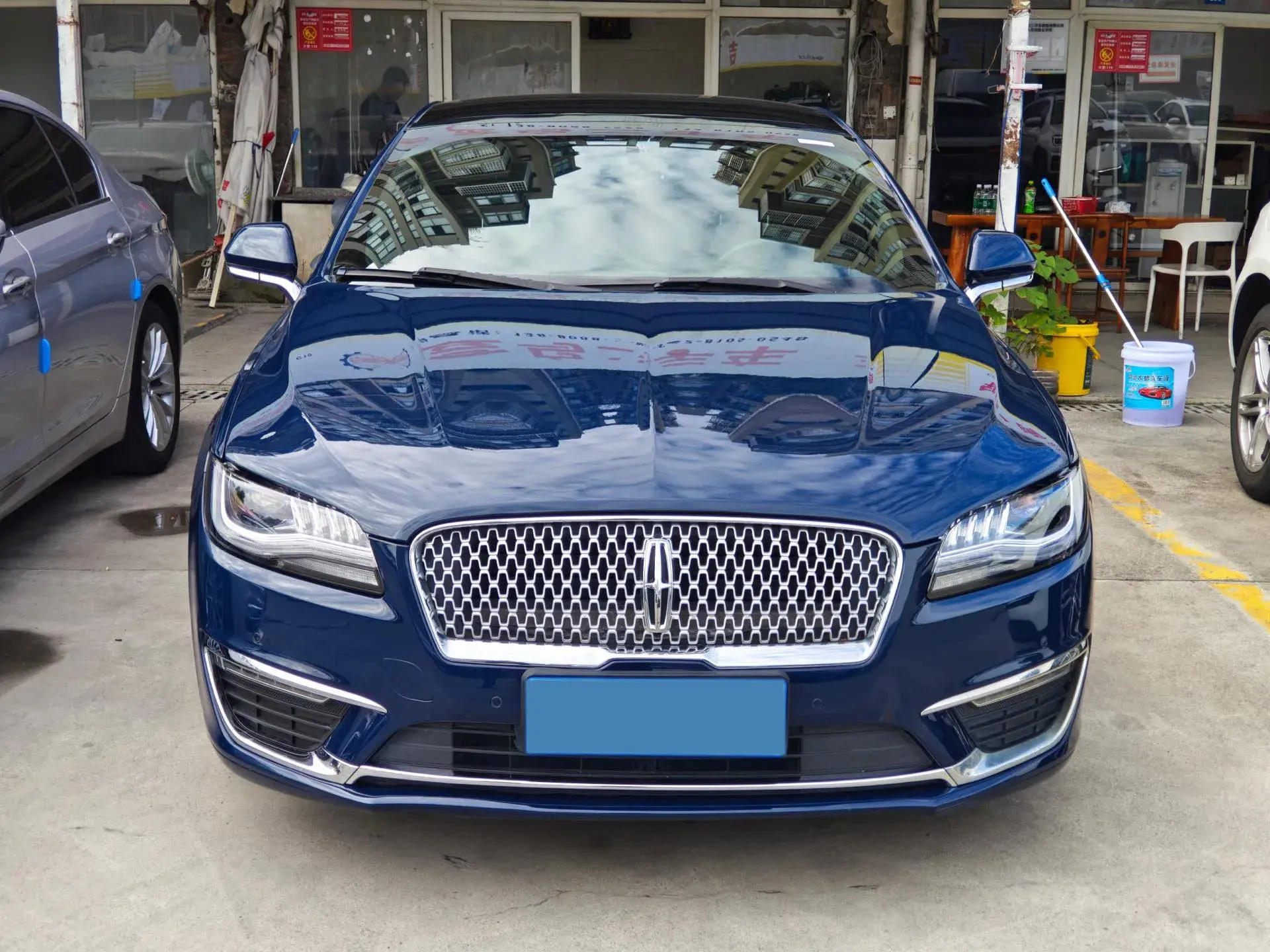 2019 LINCOLN MKZ thumbnail 2