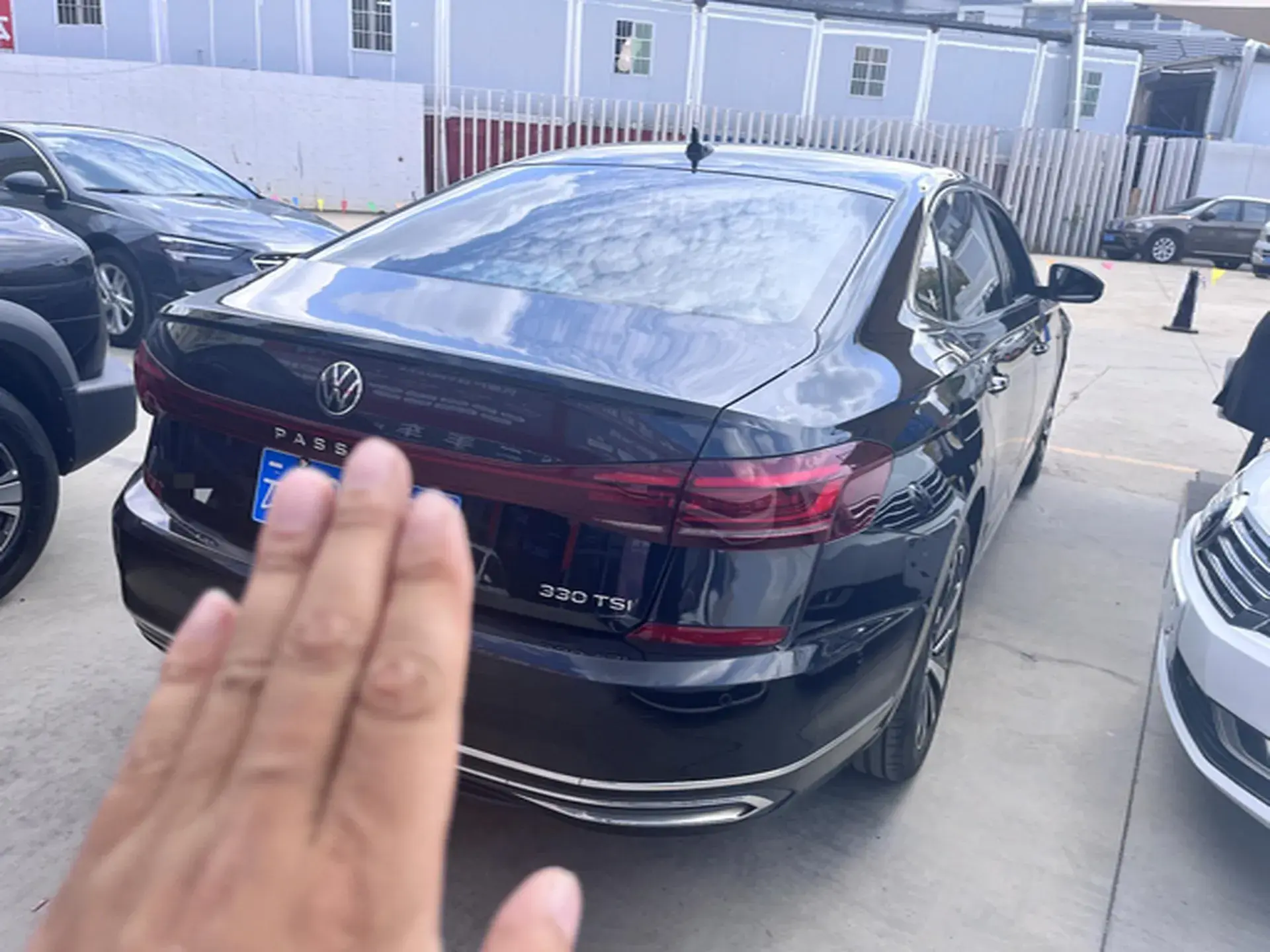 2022 VOLKSWAGEN PASSAT thumbnail 4