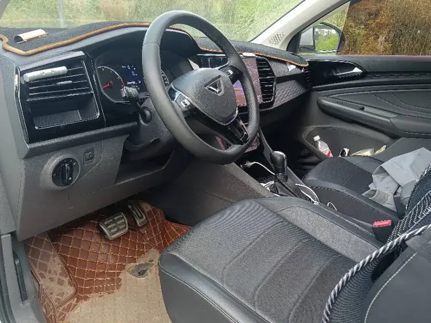 2019 JETTA VS5 thumbnail 4