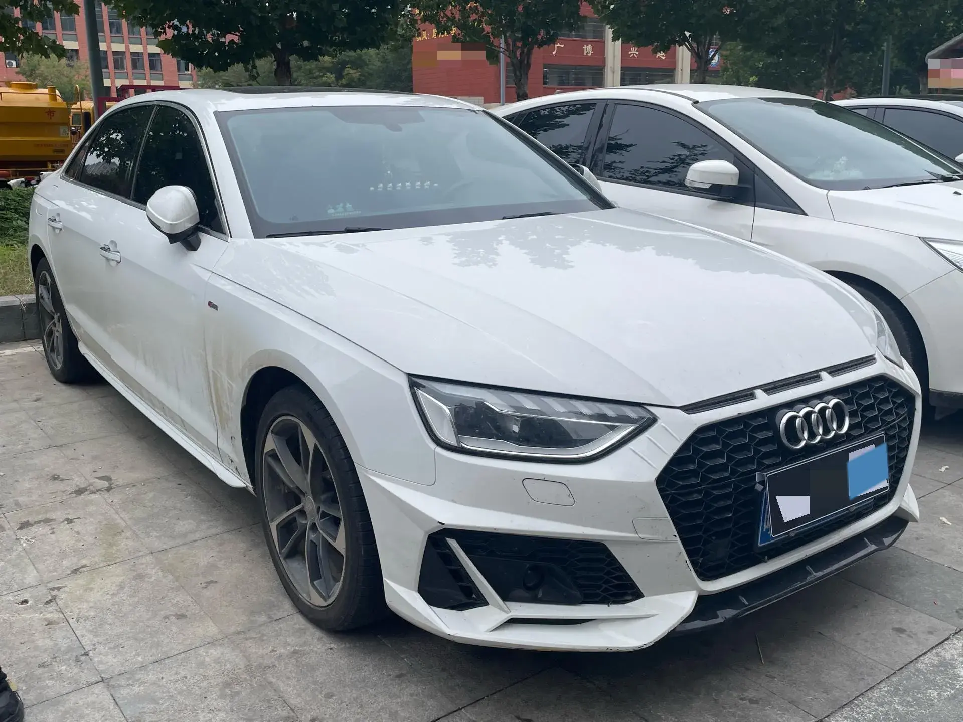 2023 AUDI A4L thumbnail 3