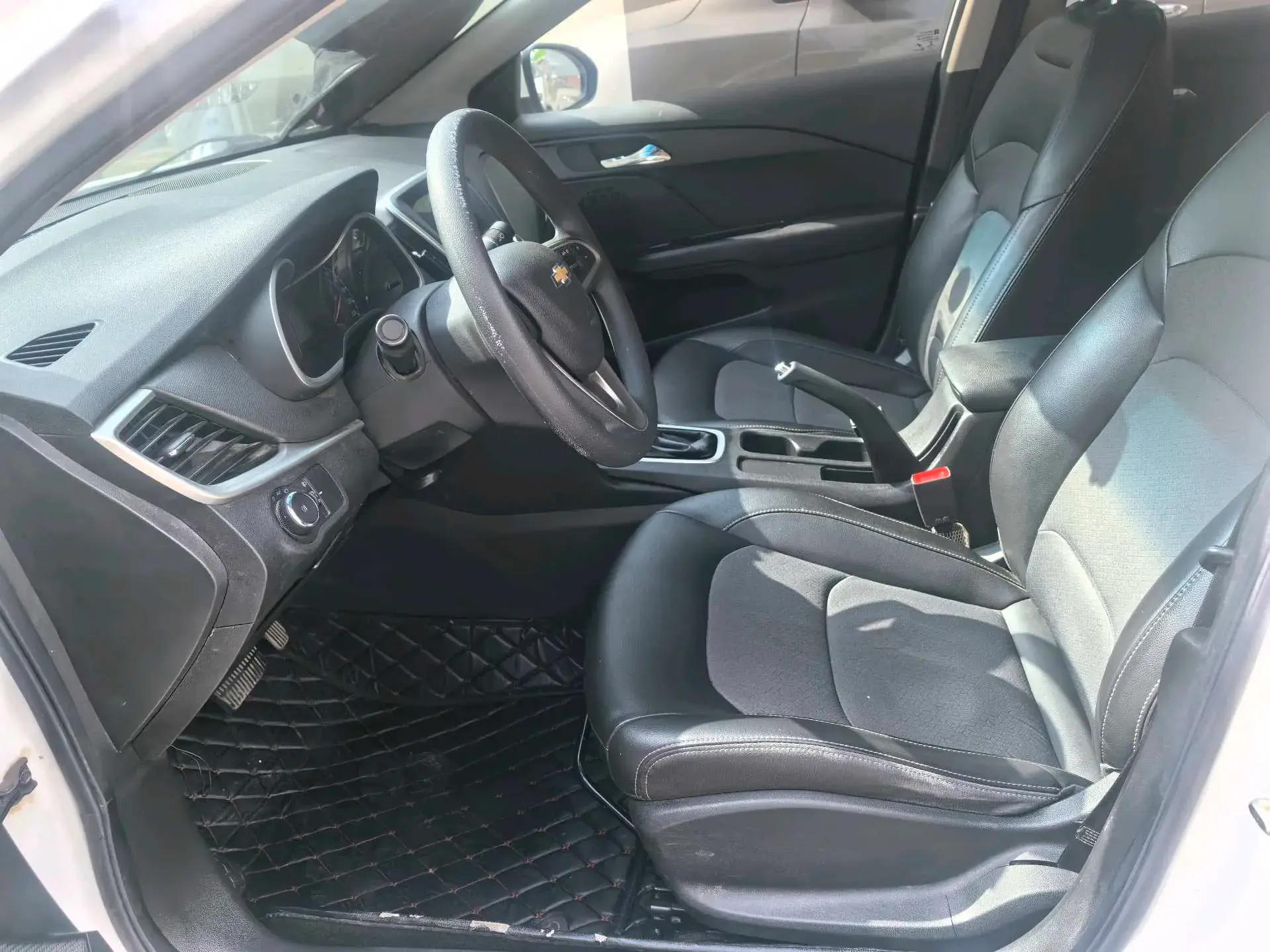 2019 CHEVROLET CAVALIER thumbnail 3