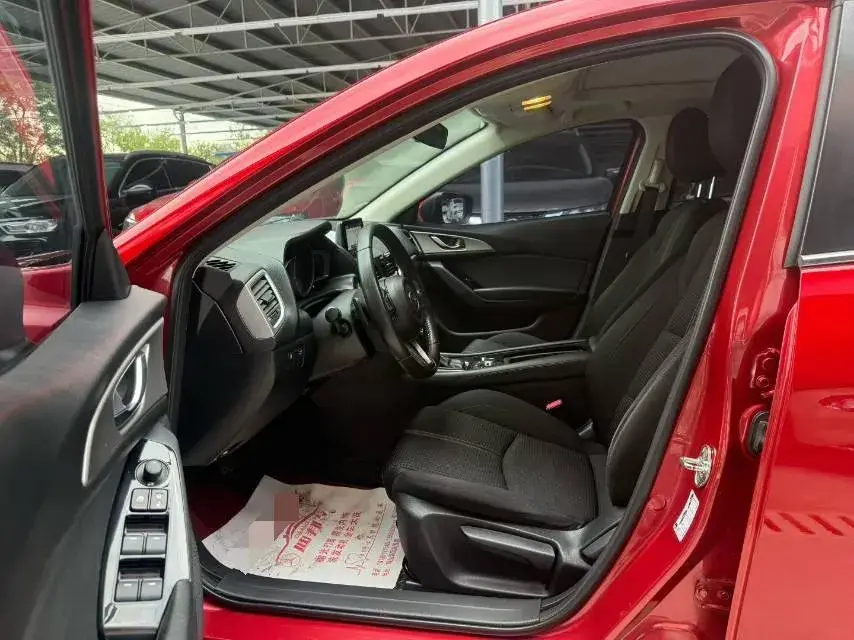 2017 MAZDA 3 thumbnail 4