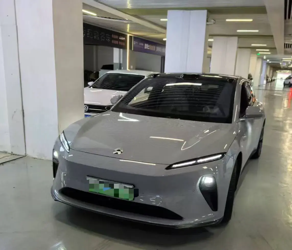 2024 NIO ET5T view 1