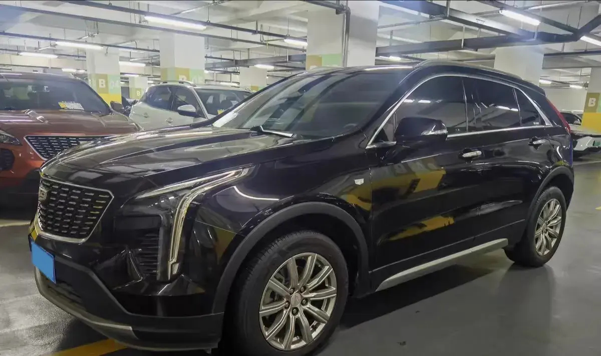 2020 CADILLAC XT4 view 1