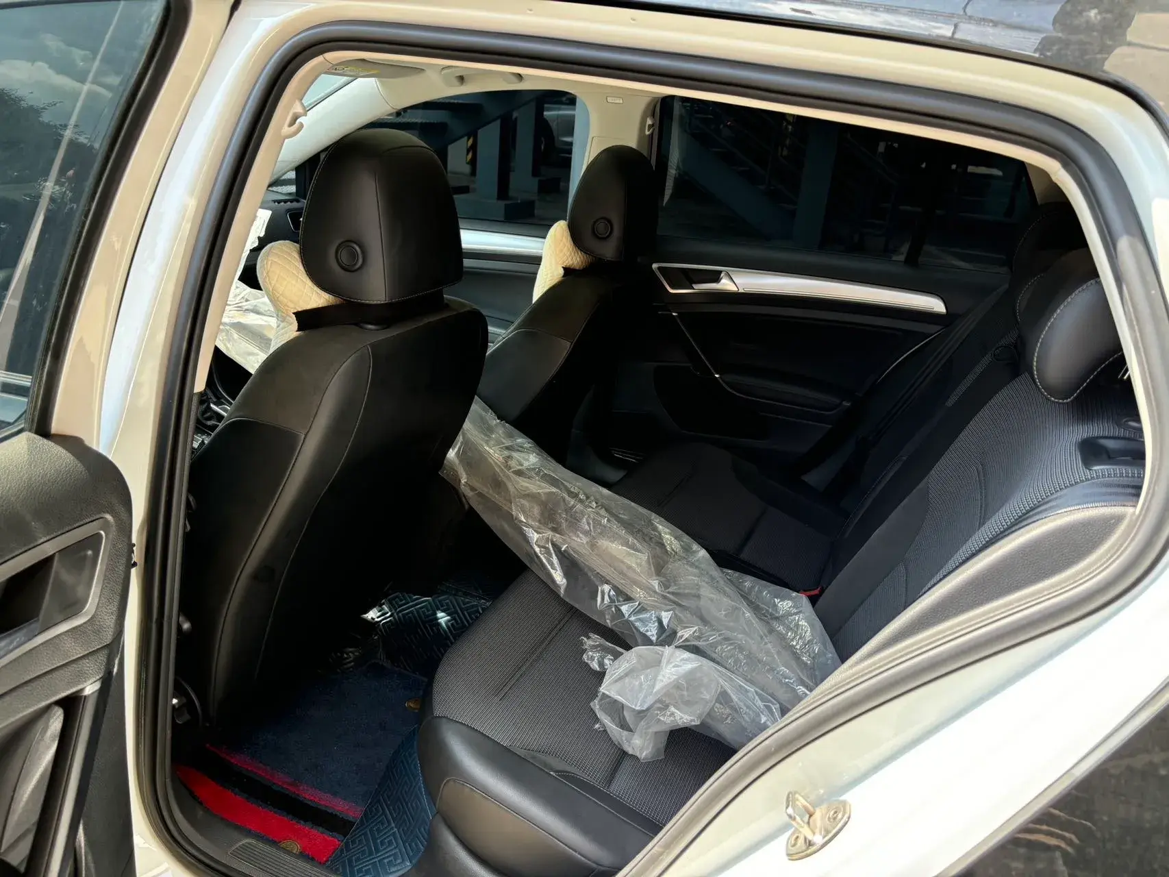 2018 VOLKSWAGEN GOLF thumbnail 4