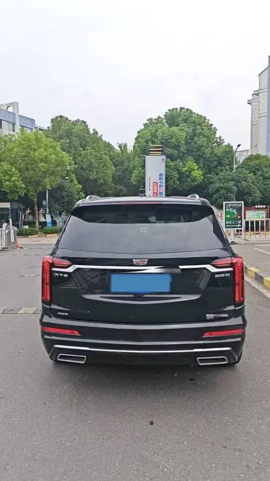 2022 CADILLAC XT6 thumbnail 4