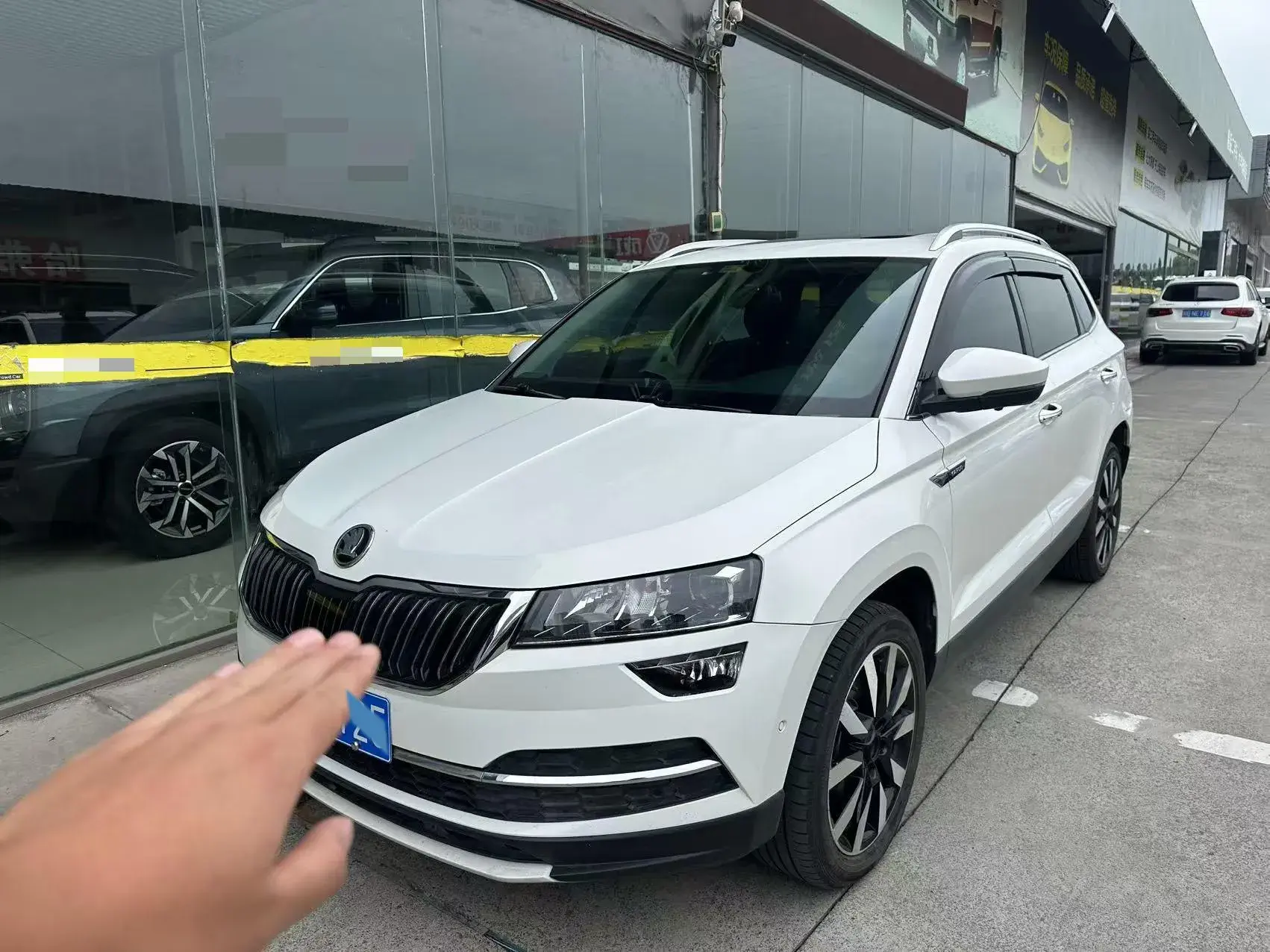2020 SKODA KAROQ view 1