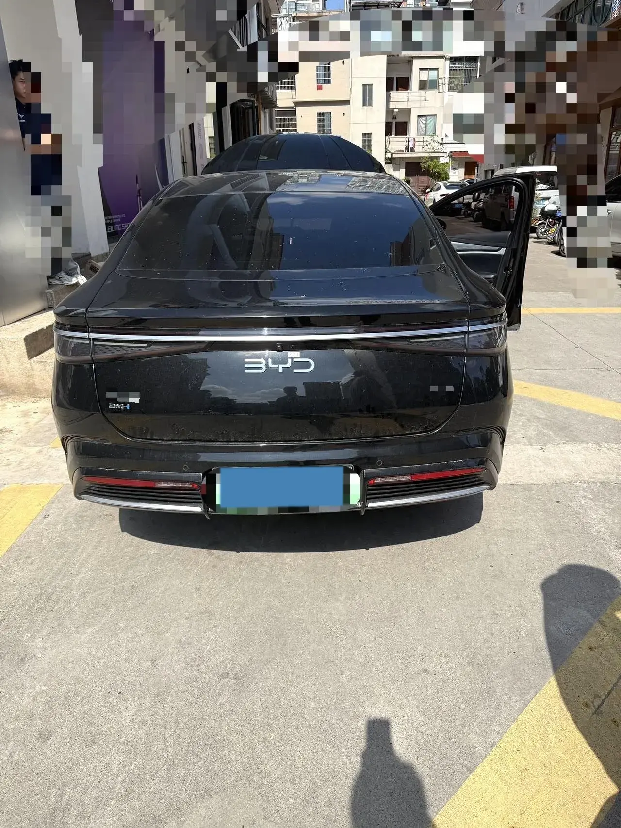 2023 BYD SEAL thumbnail 3