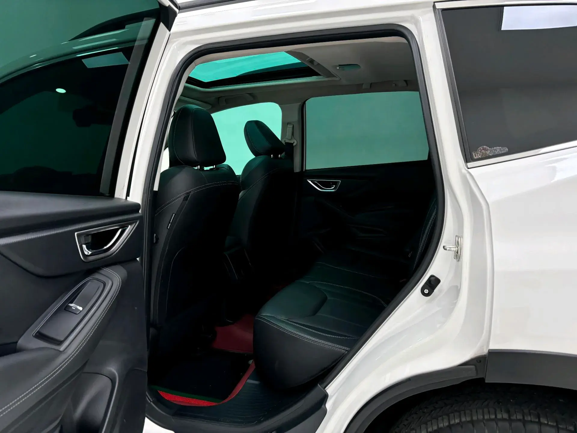 2021 SUBARU FORESTER thumbnail 4