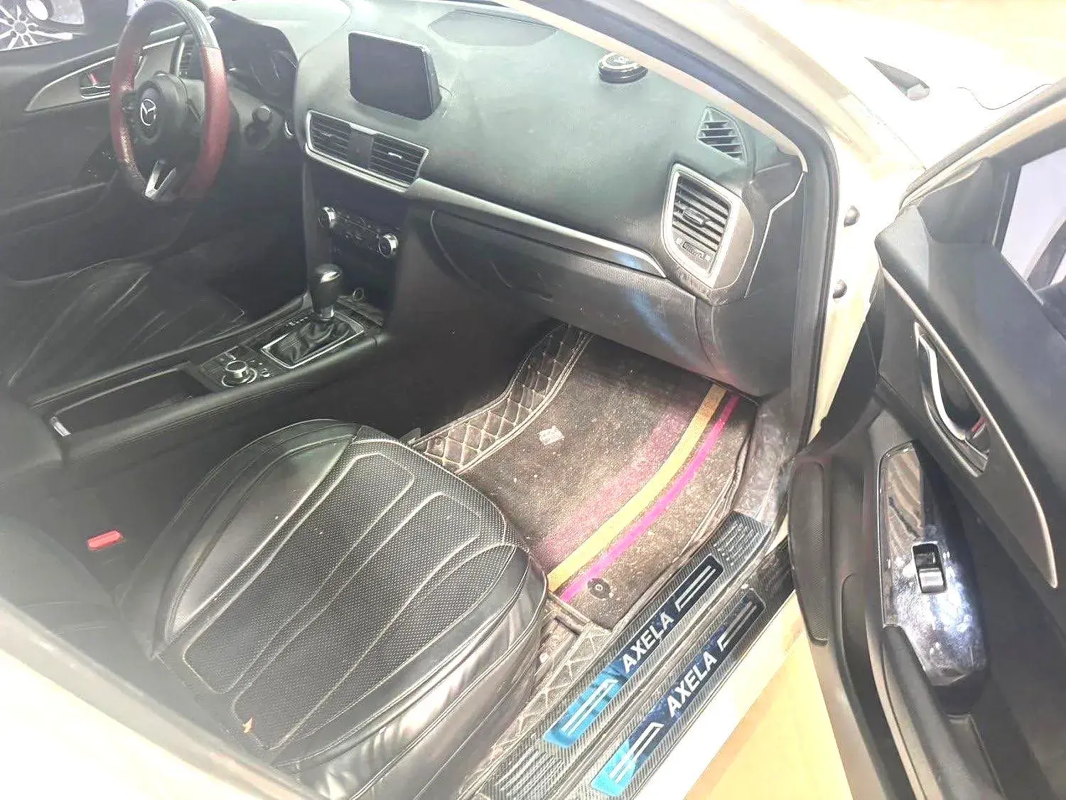 2017 MAZDA 3 thumbnail 4