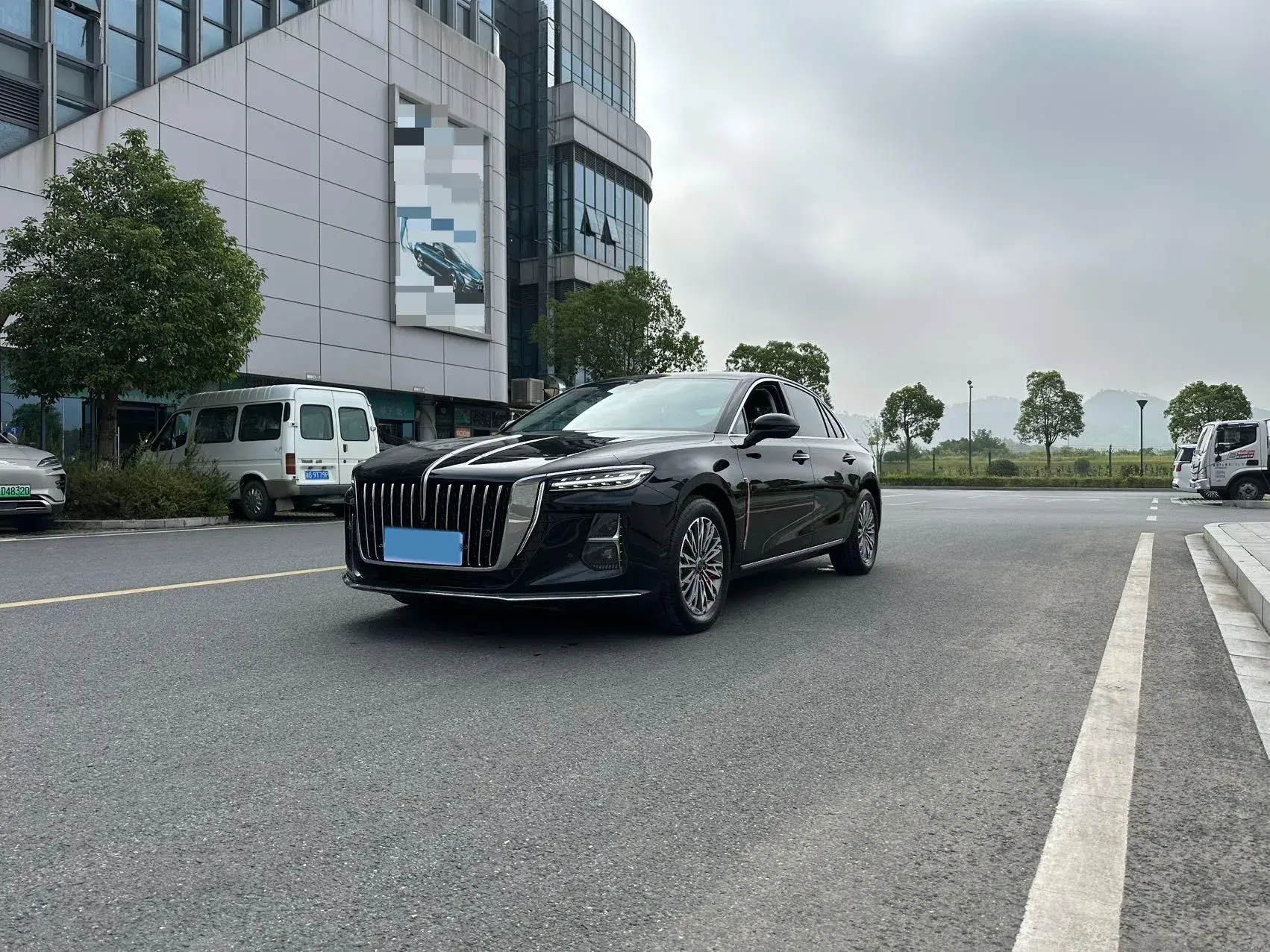 2025 HONGQI H5 view 1