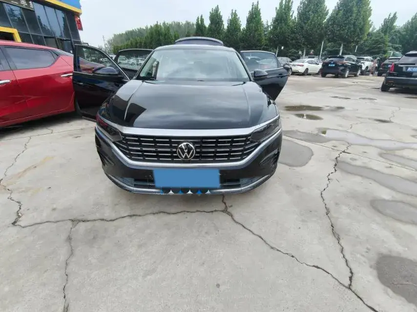 2021 VOLKSWAGEN PASSAT thumbnail 2