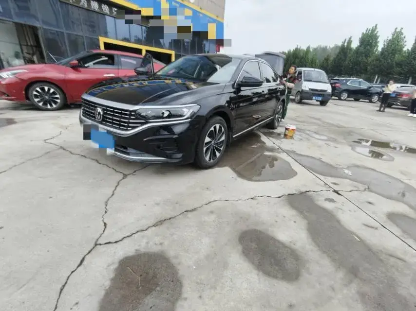 2021 VOLKSWAGEN PASSAT view 1