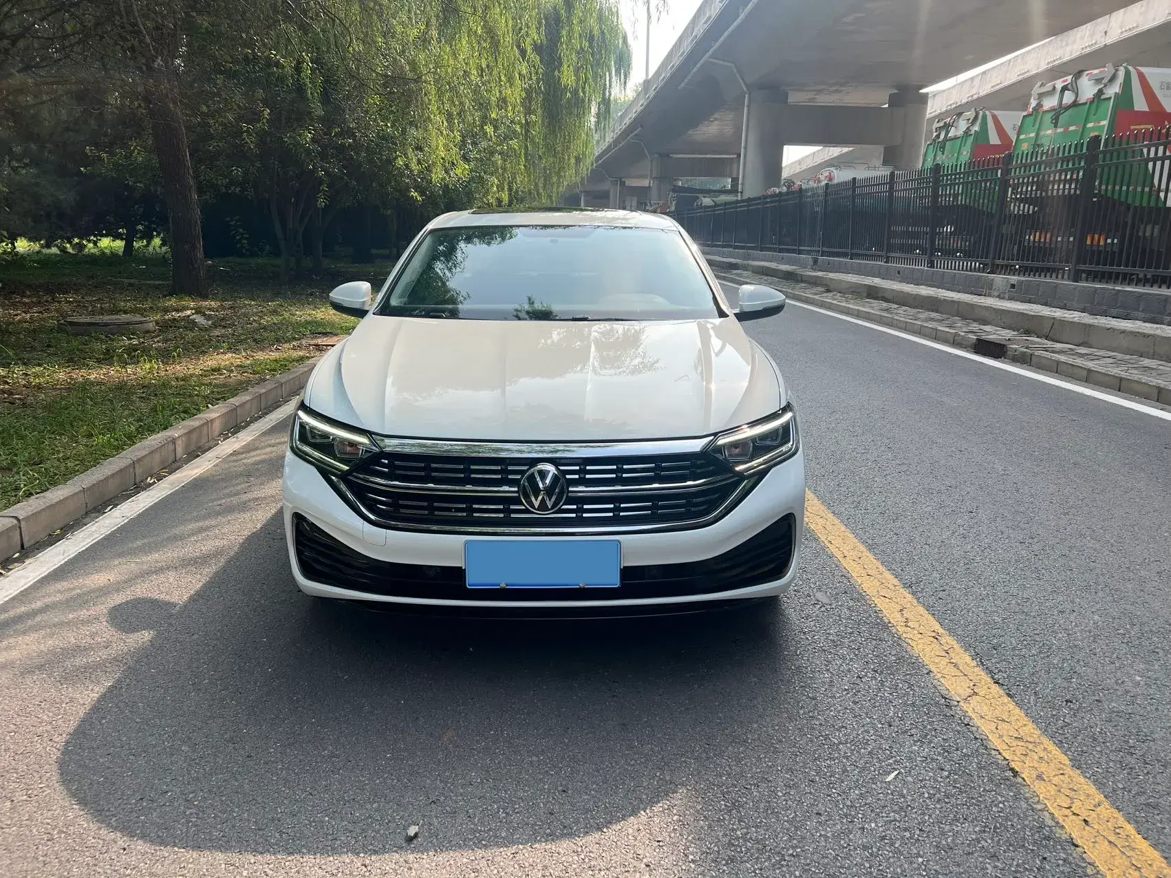 2021 VOLKSWAGEN SAGITAR thumbnail 2