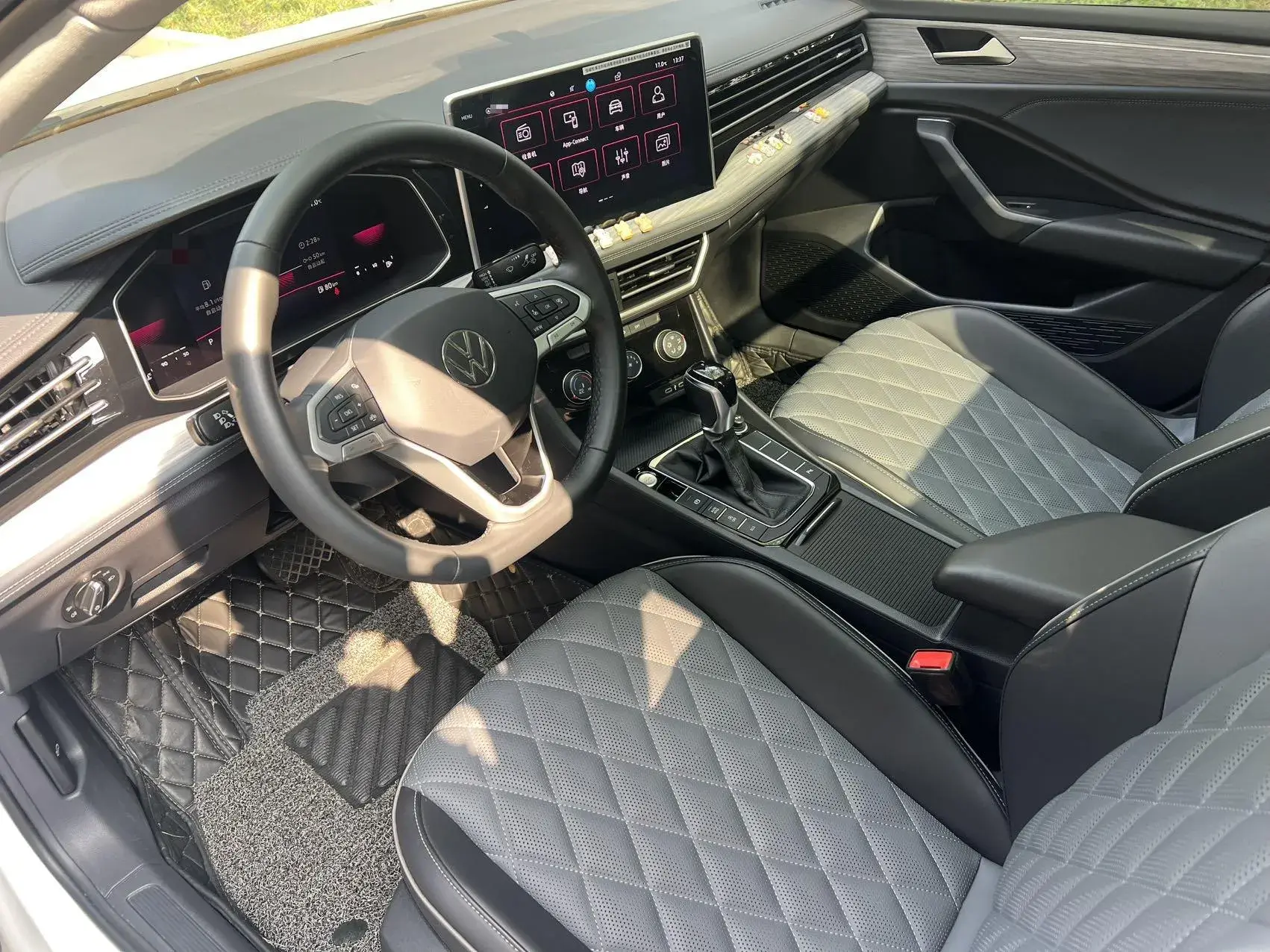 2021 VOLKSWAGEN SAGITAR thumbnail 4