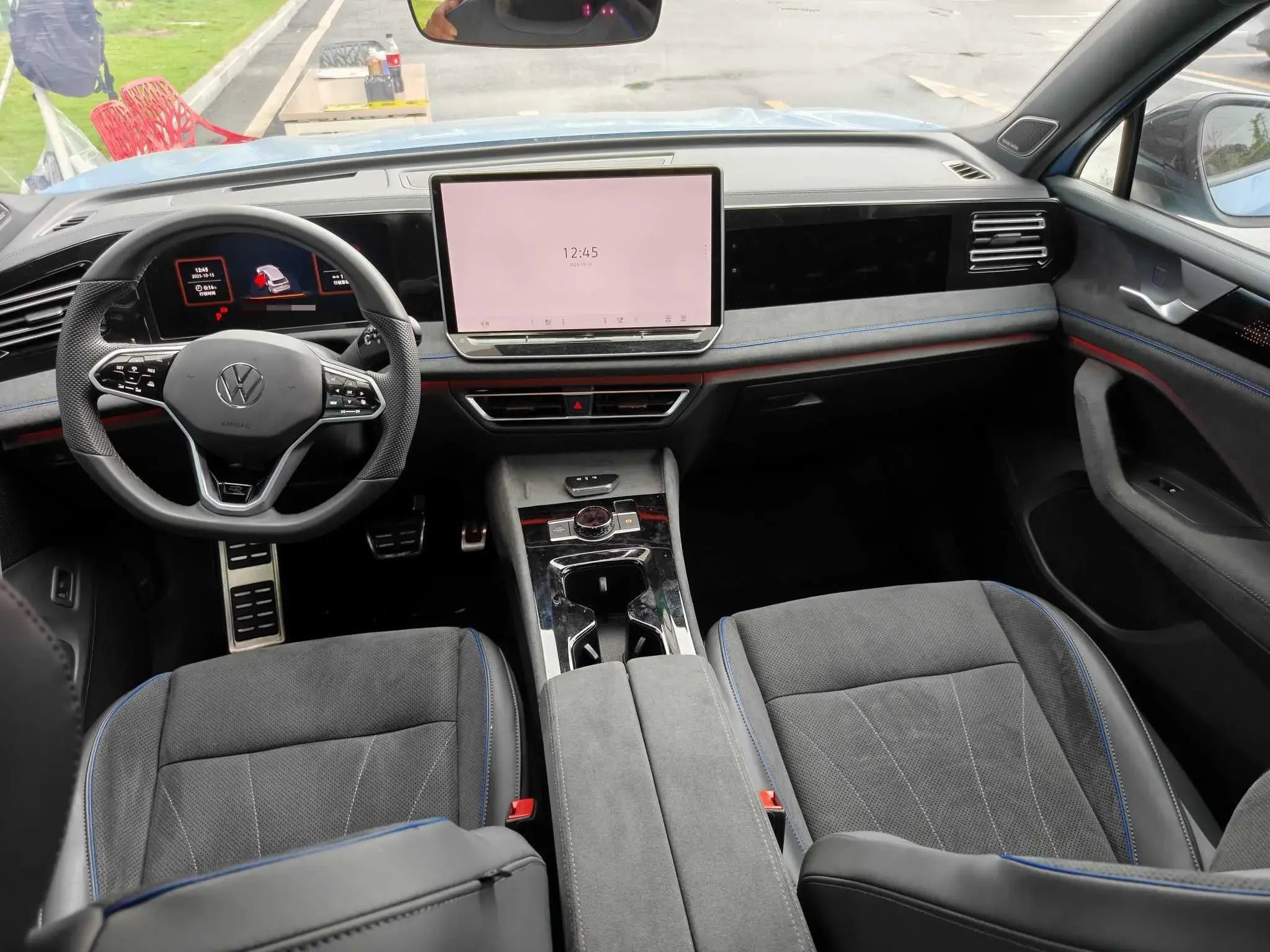 2024 VOLKSWAGEN TIGUAN thumbnail 4