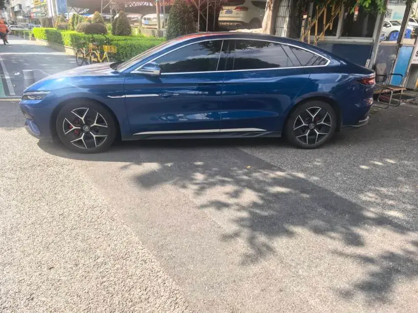 2022 BYD HAN thumbnail 3