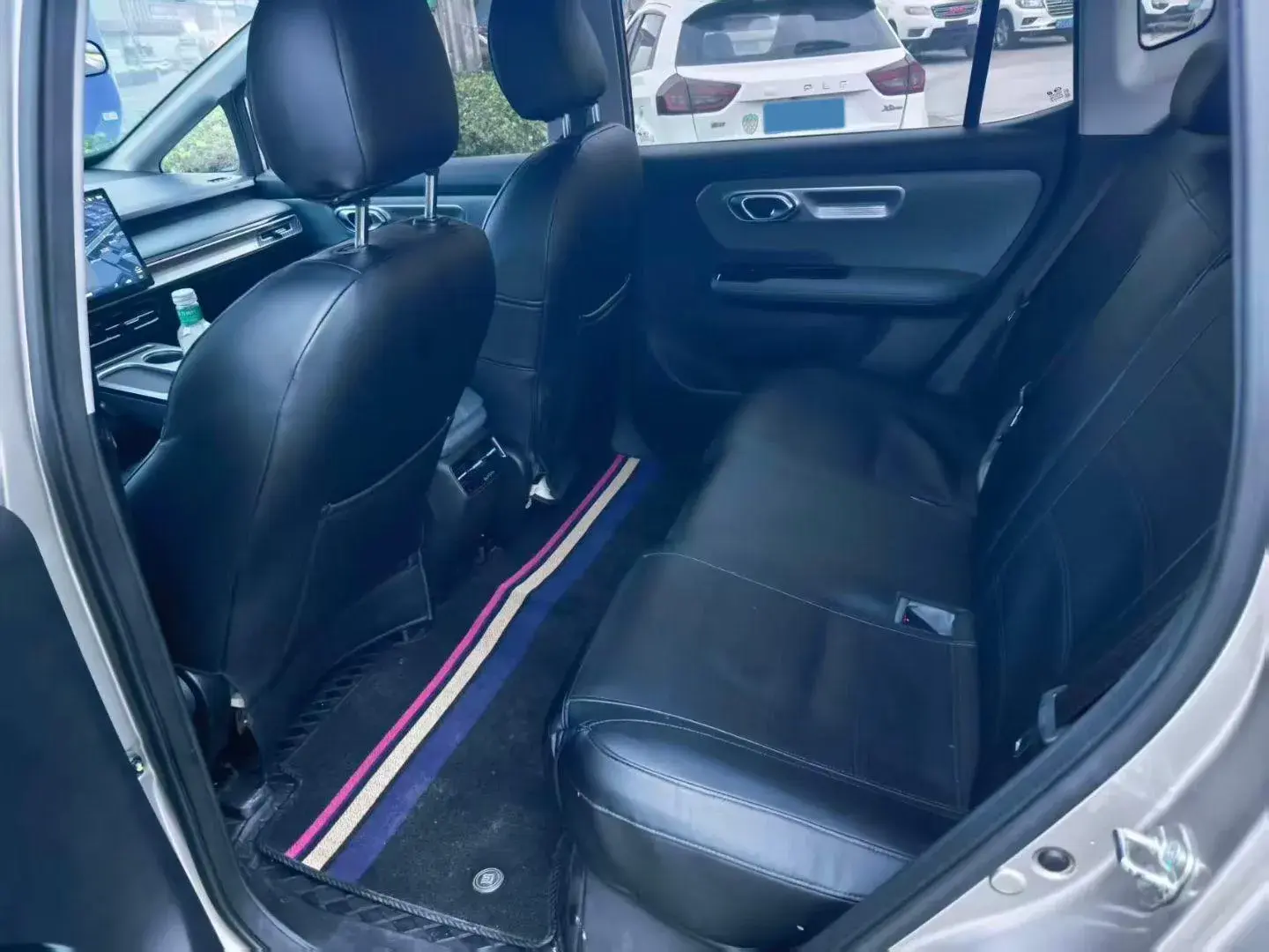 2023 AION Y thumbnail 3