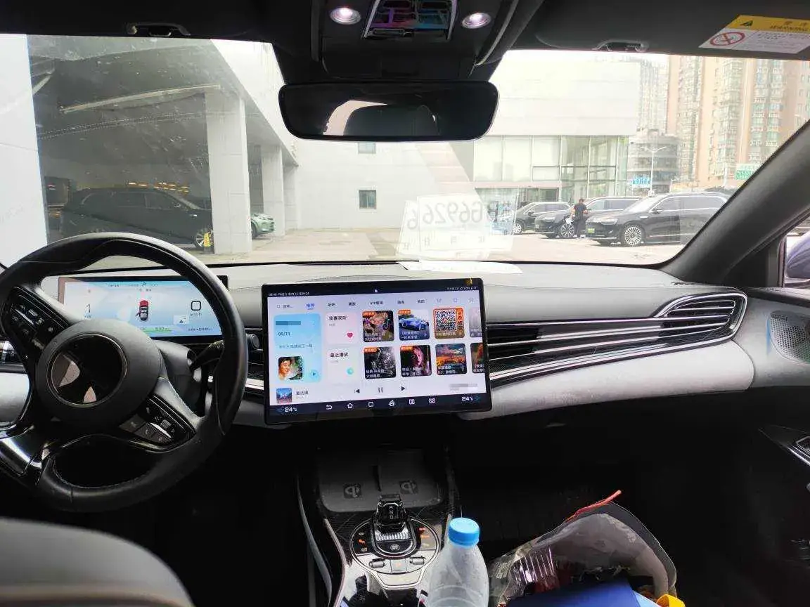 2022 BYD SEAL thumbnail 3