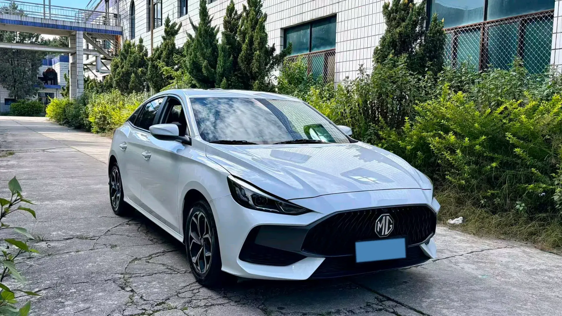 2022 MG 5 thumbnail 3