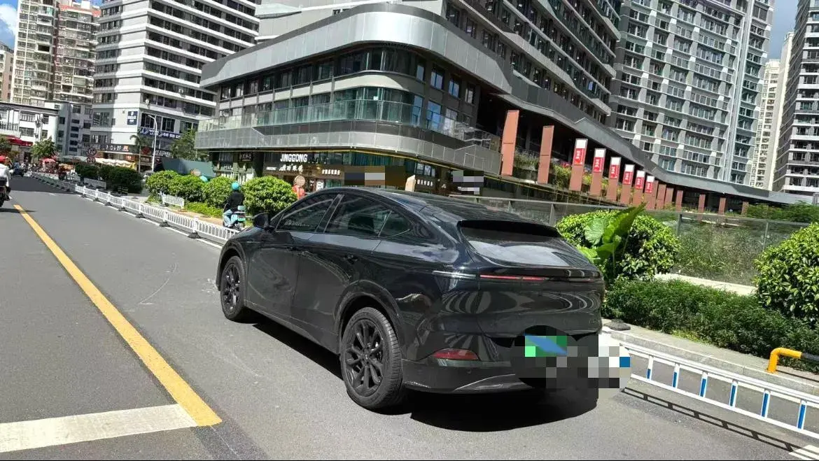 2025 XPENG G6 thumbnail 2