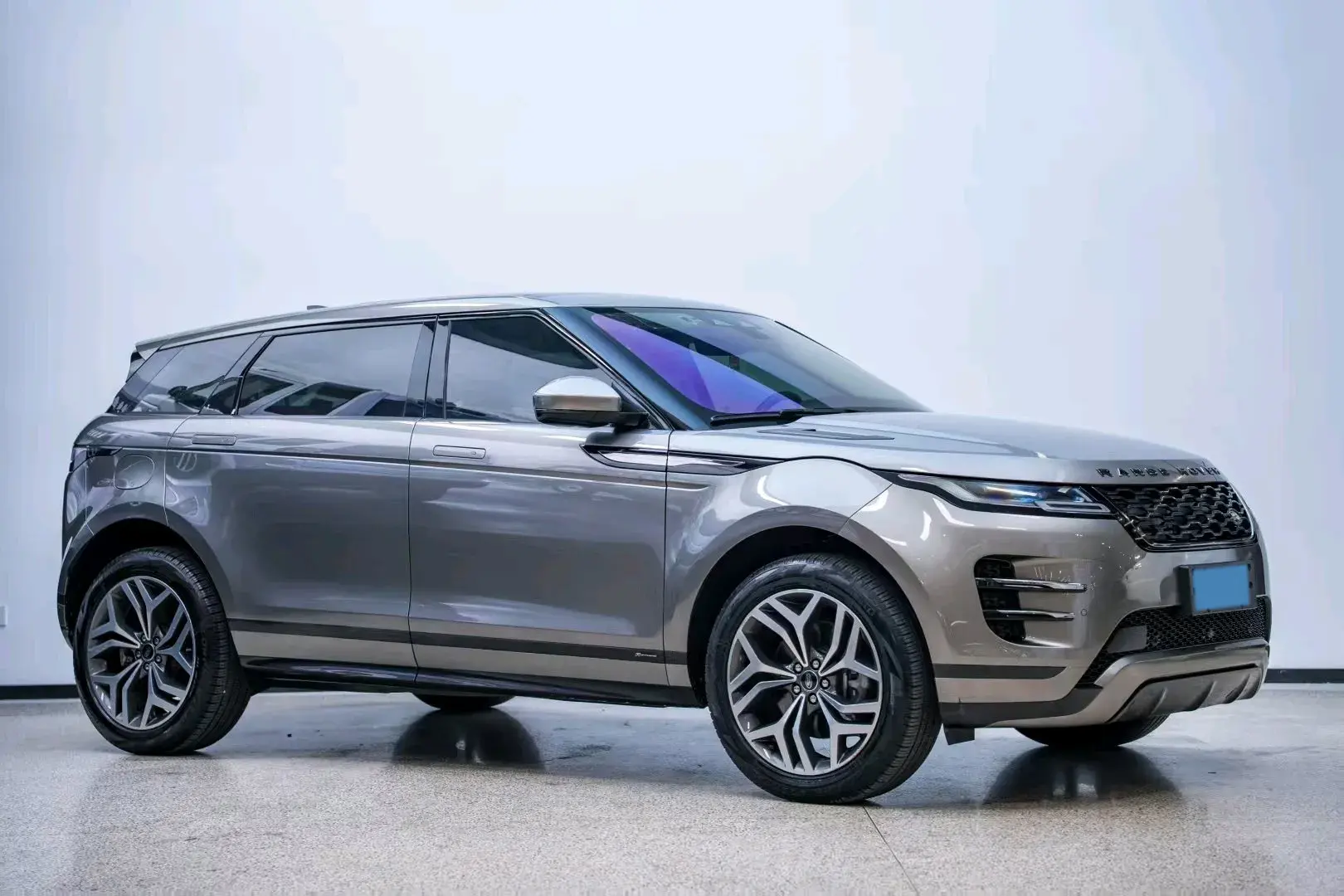 2021 LAND ROVER thumbnail 3