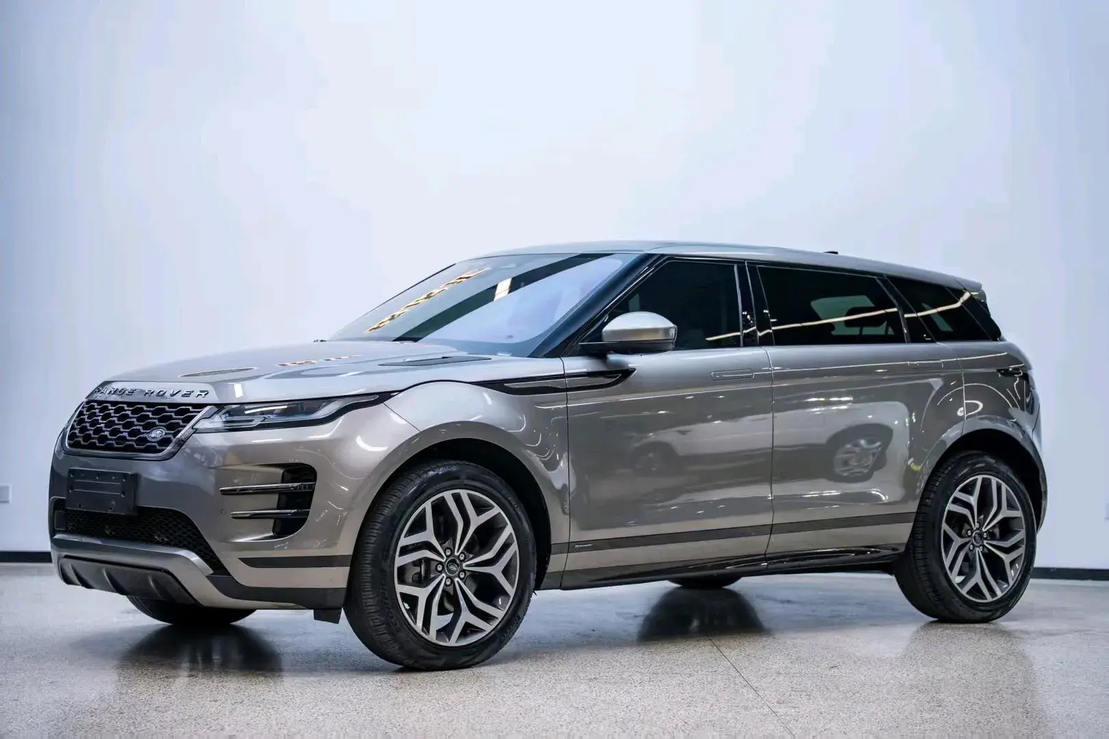 2021 LAND ROVER view 1