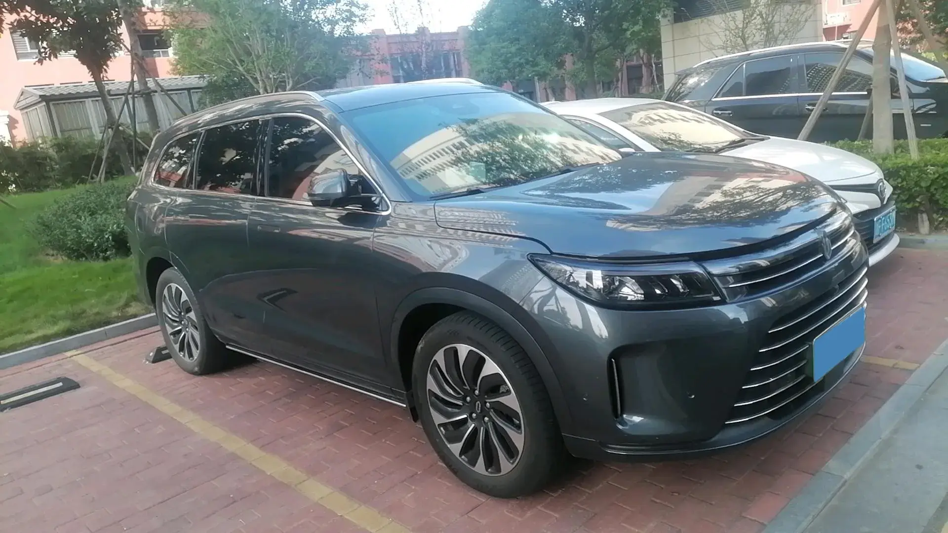 2022 AITO AITO thumbnail 3