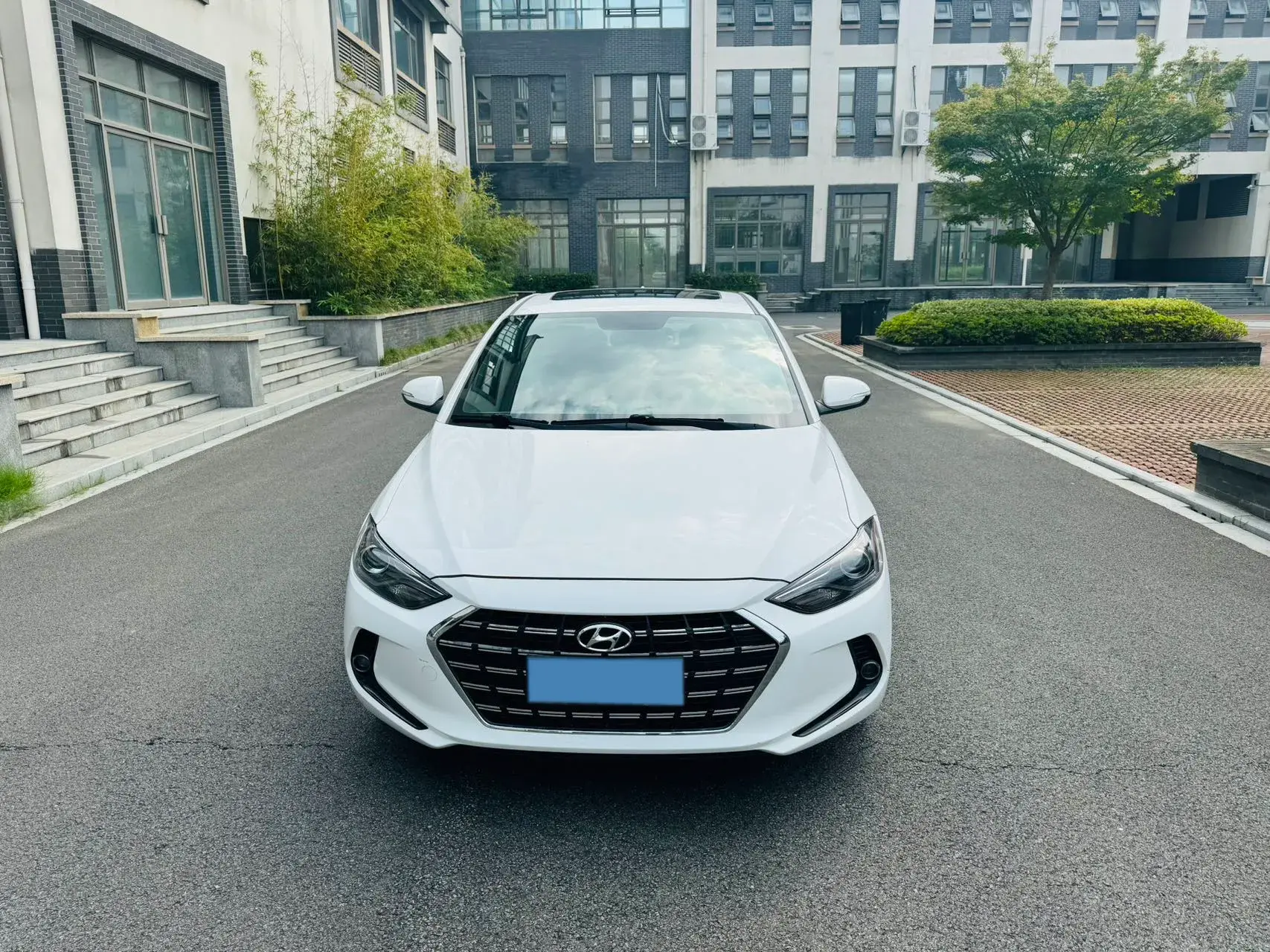 2019 HYUNDAI ELANTRA thumbnail 2
