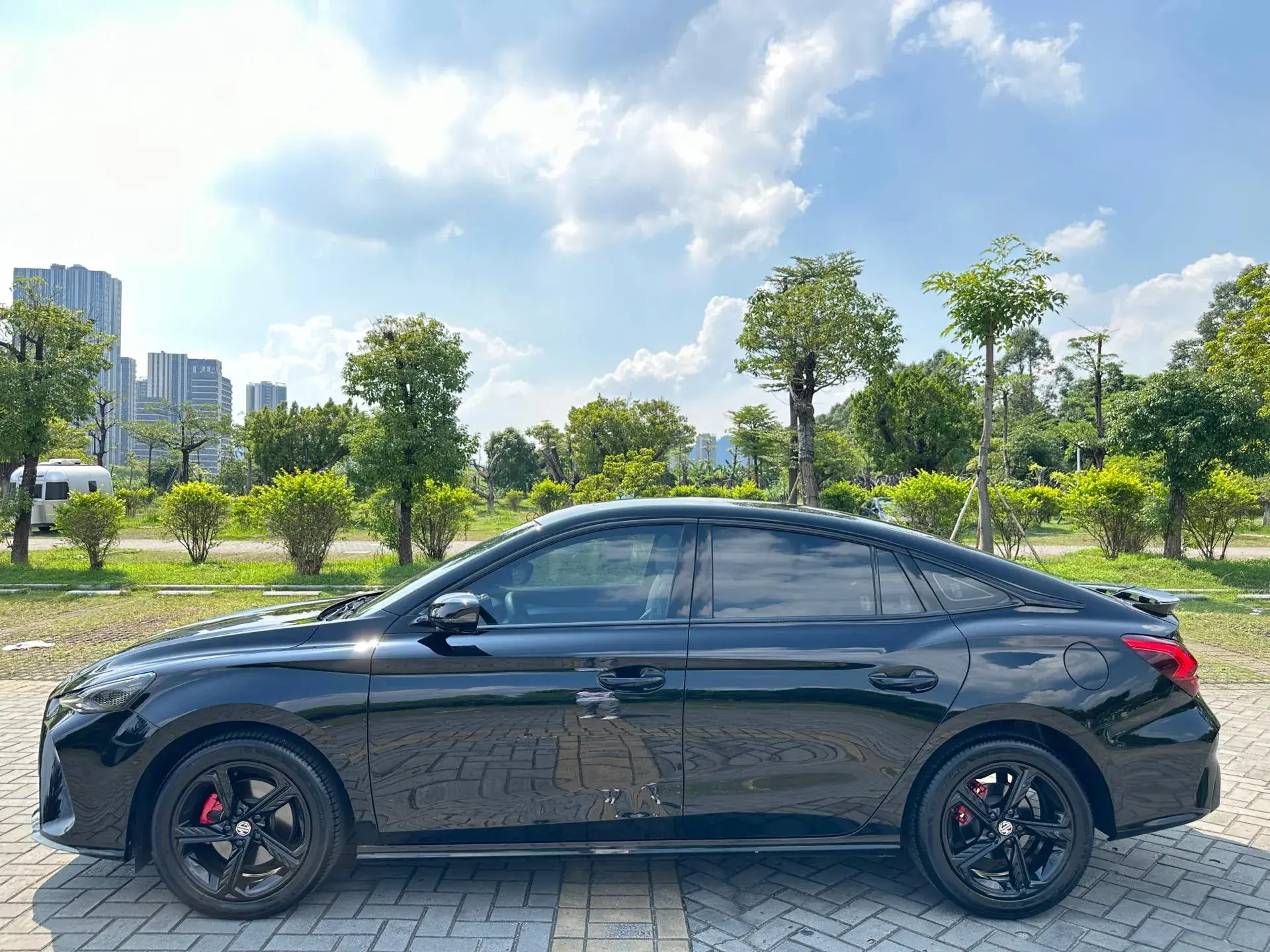 2022 MG 5 thumbnail 4