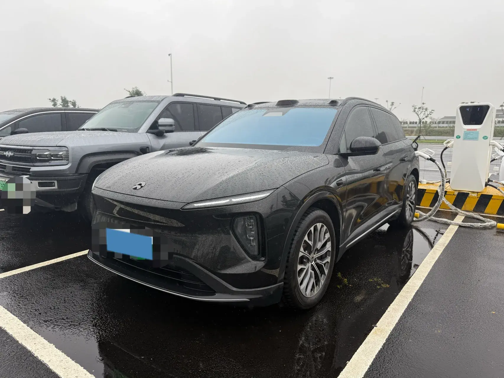 2023 NIO ES6 view 1