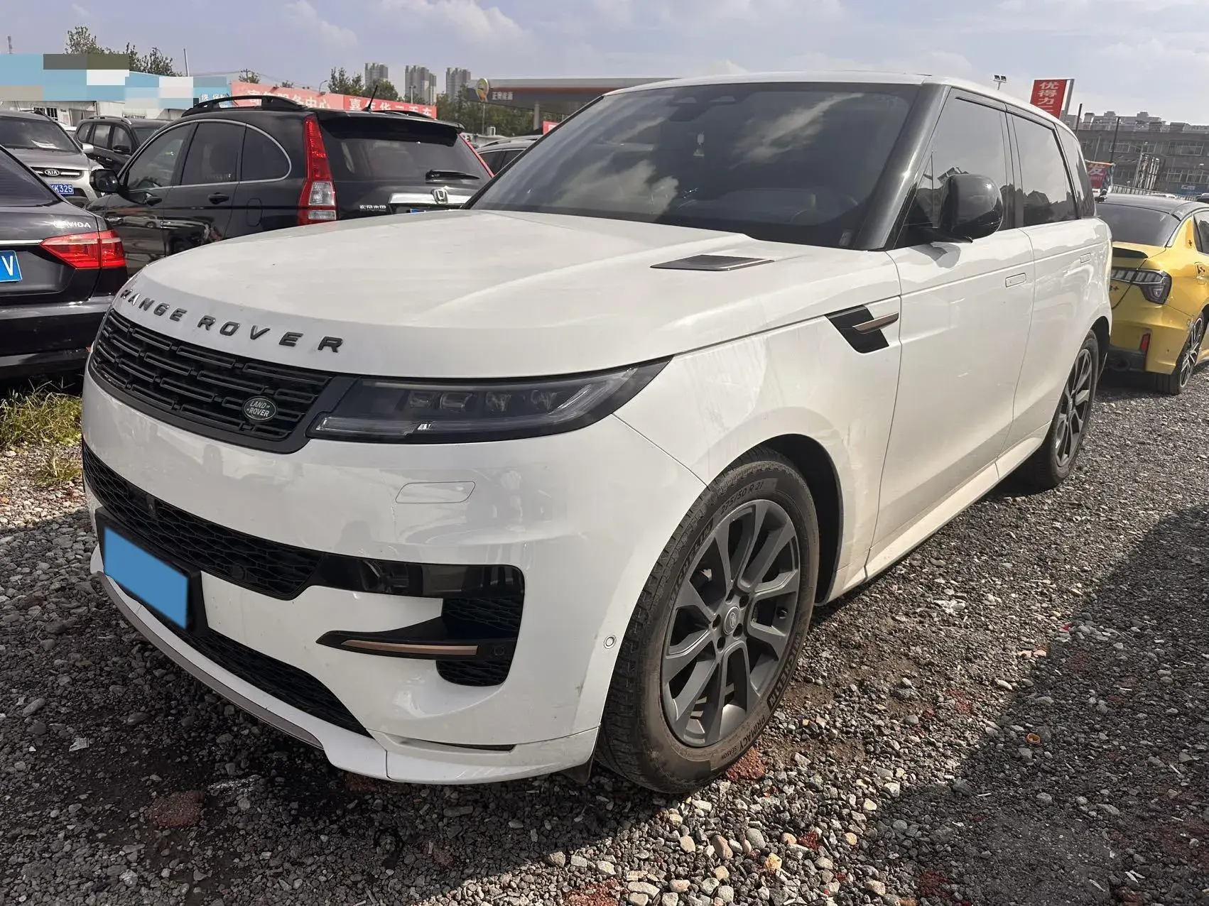 2024 LAND ROVER view 1