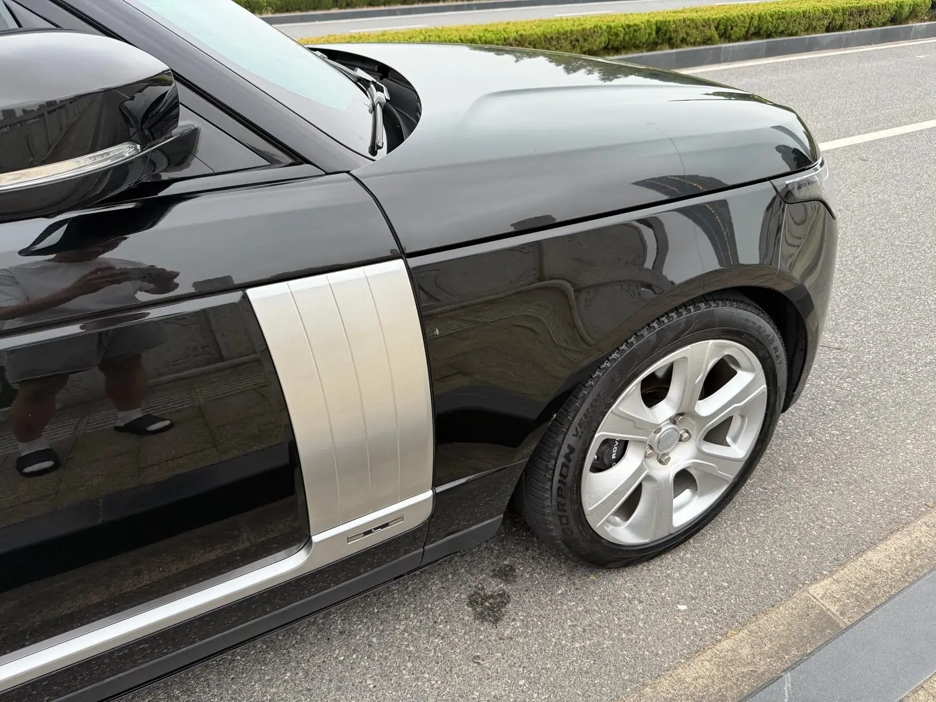 2020 LAND ROVER thumbnail 4