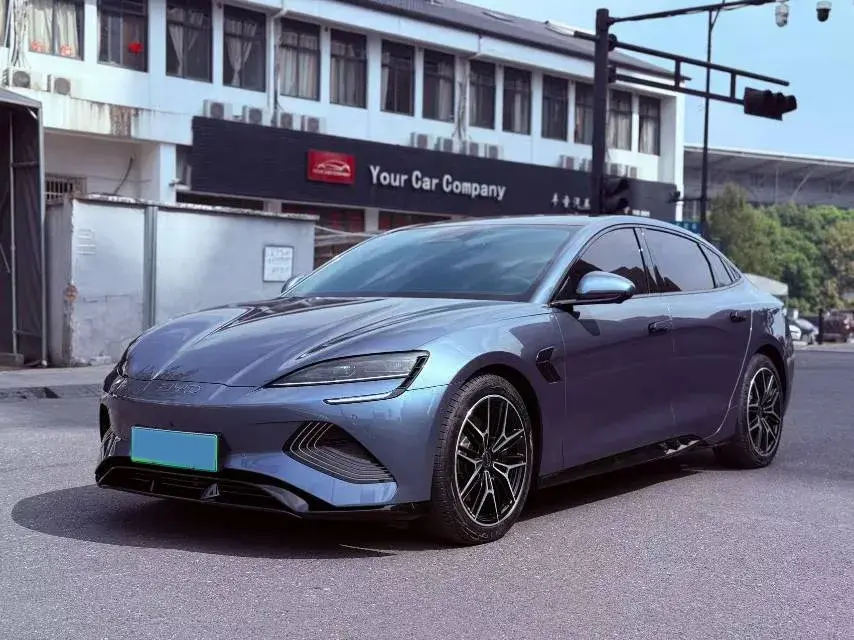 2025 BYD SEAL view 1