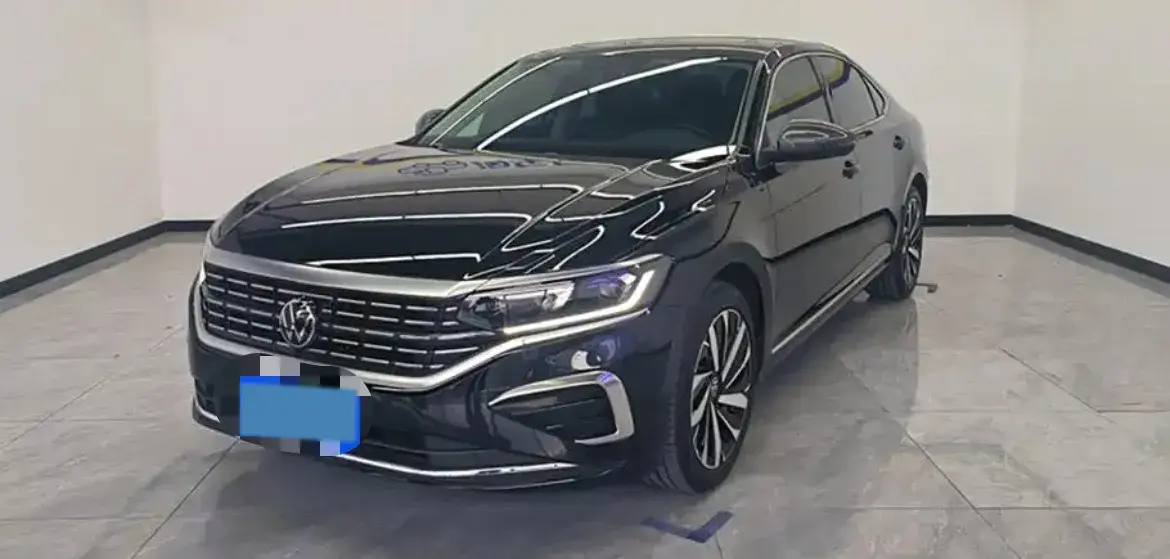 2023 Volkswagen Passat 2.0T 186HP L4 7DCT