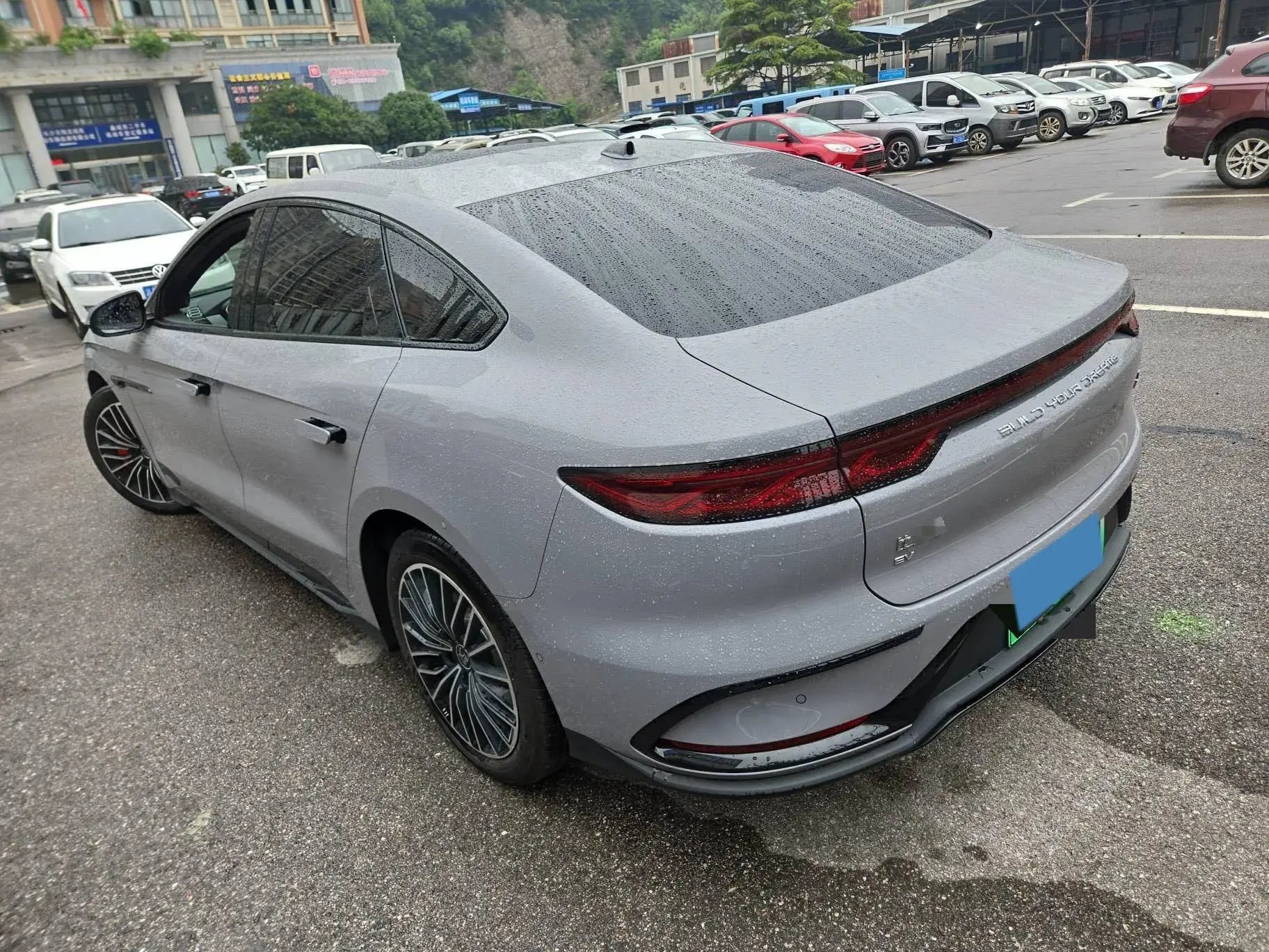 2024 BYD HAN thumbnail 3