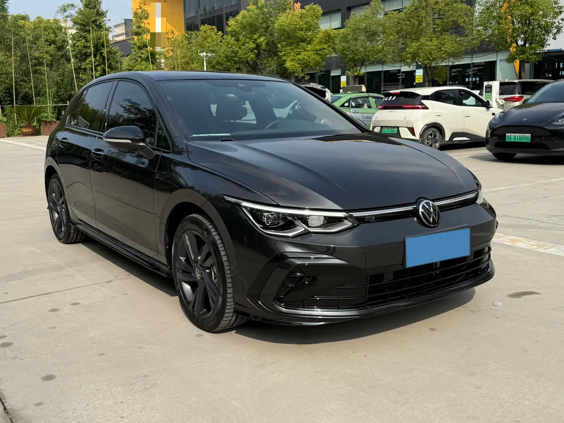 2021 VOLKSWAGEN GOLF thumbnail 3